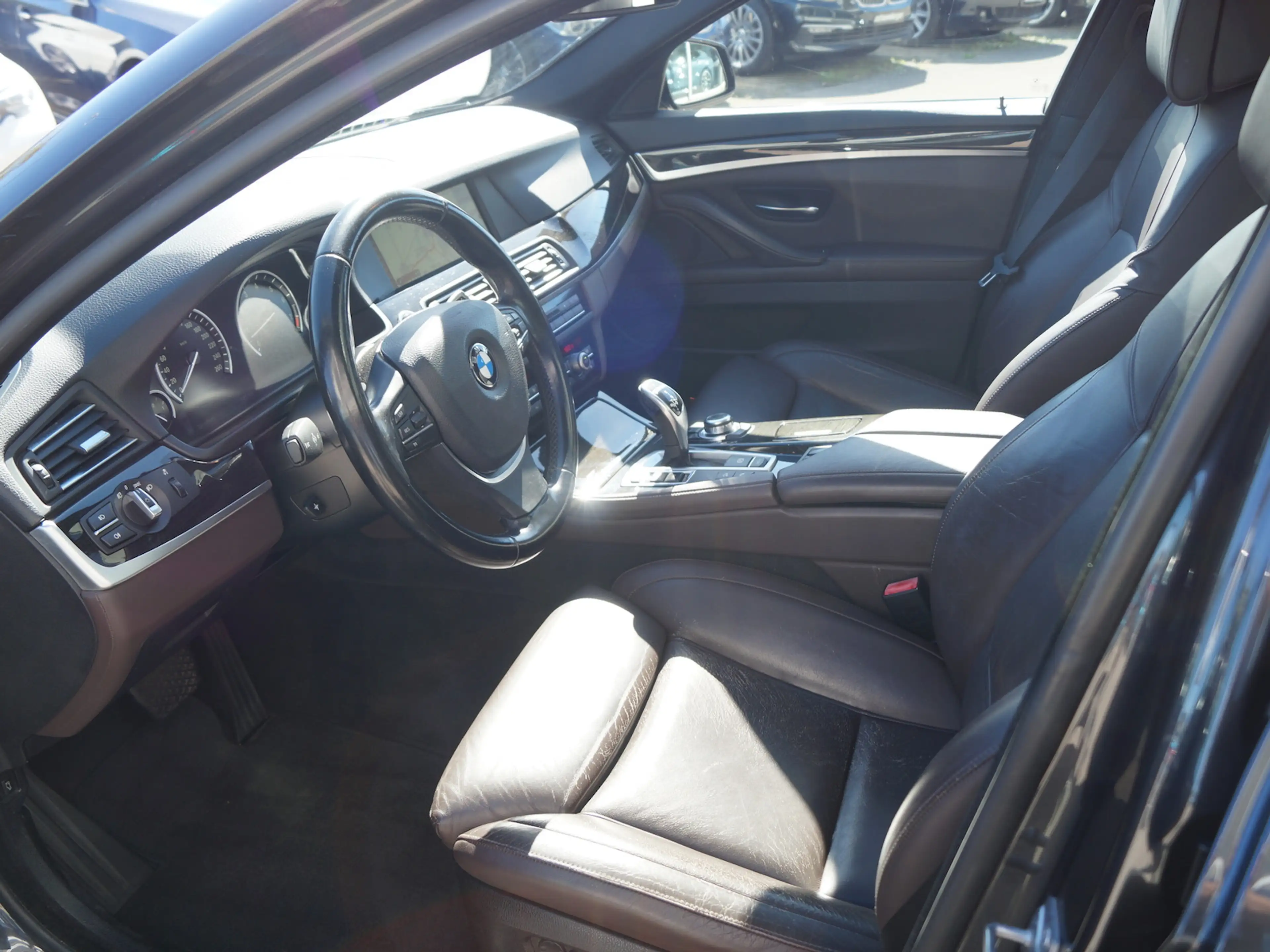 BMW 535 535i xDrive A Tou. * AHK * Navi * Leder * Xenon — photo 7