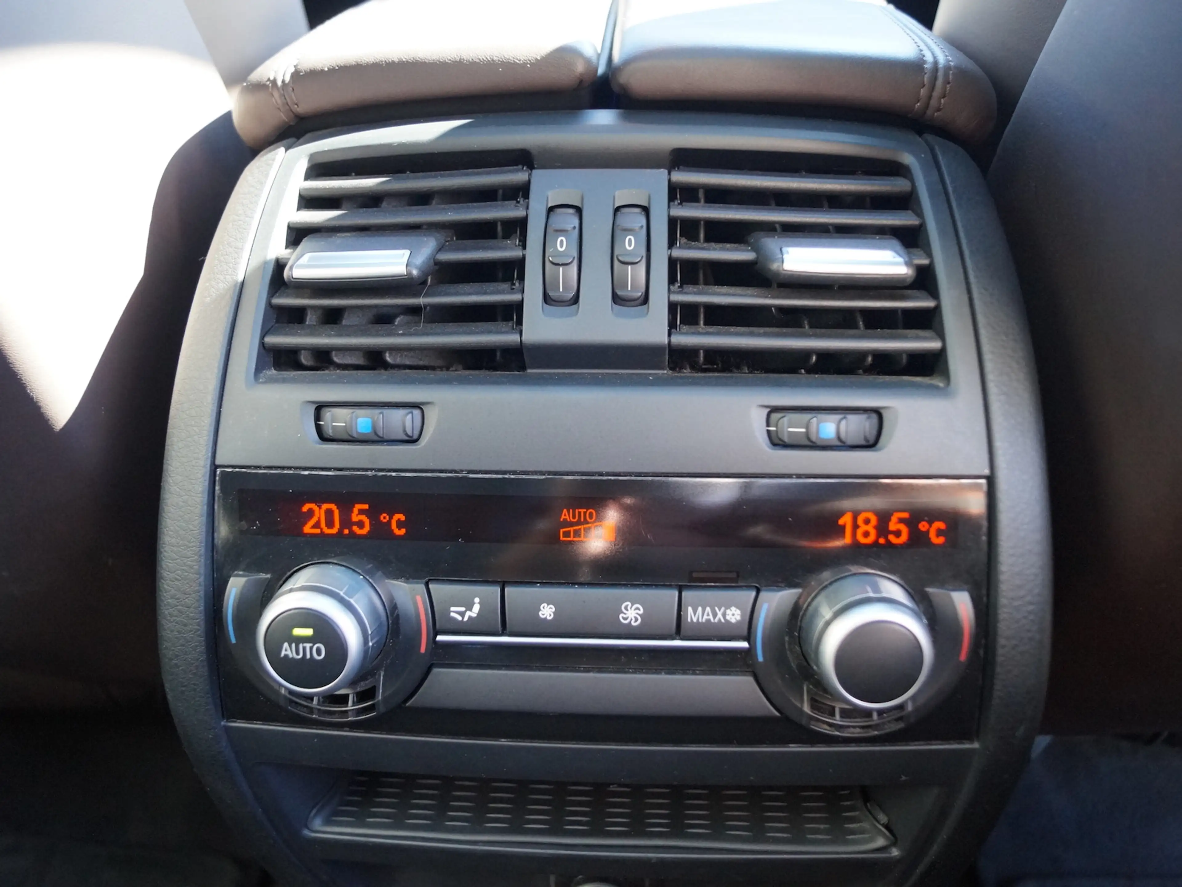 BMW 535 535i xDrive A Tou. * AHK * Navi * Leder * Xenon — photo 12