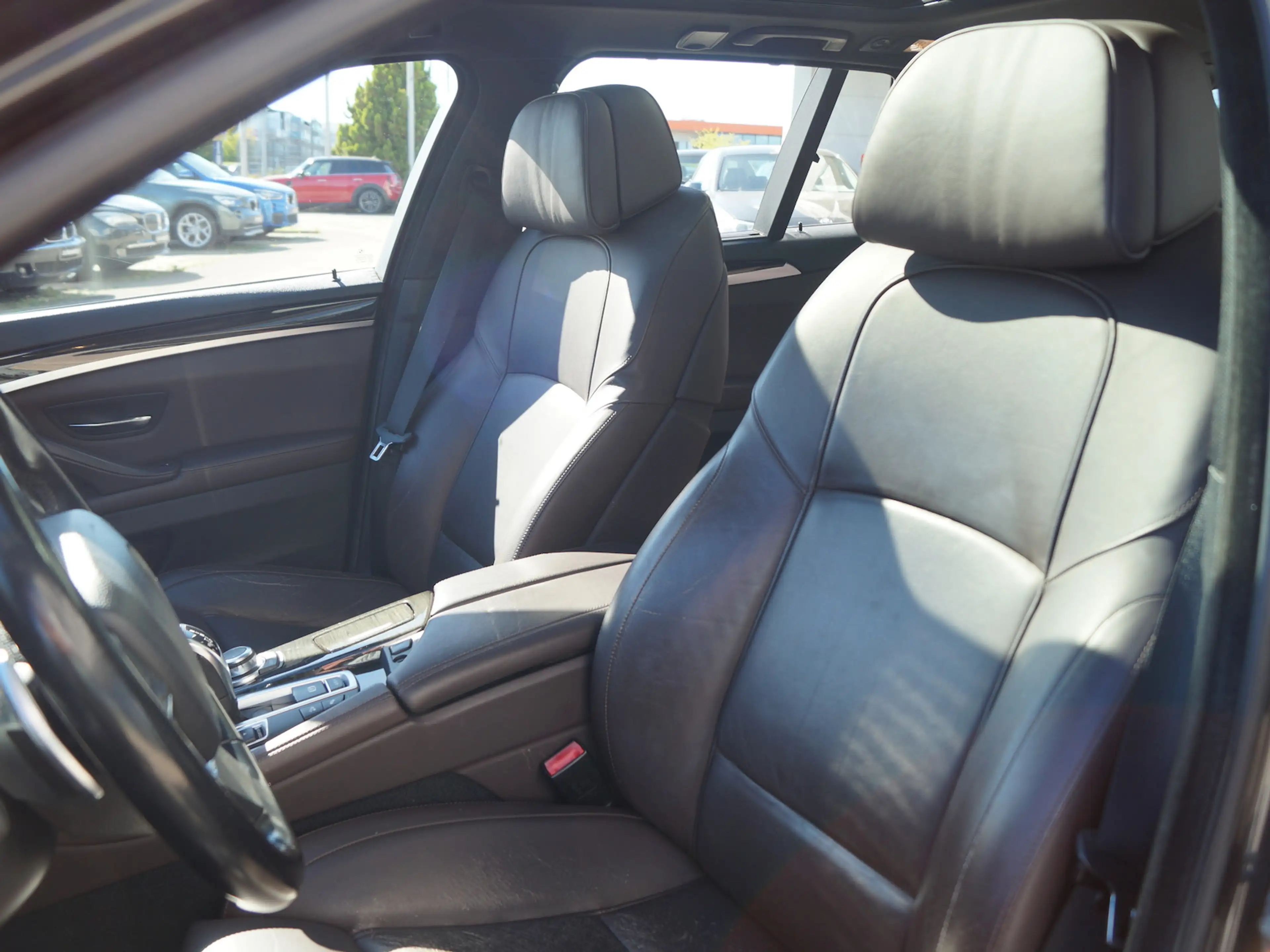 BMW 535 535i xDrive A Tou. * AHK * Navi * Leder * Xenon — photo 8