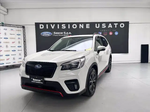 Subaru Forester 2.0i e-boxer 4dventure lineartronic