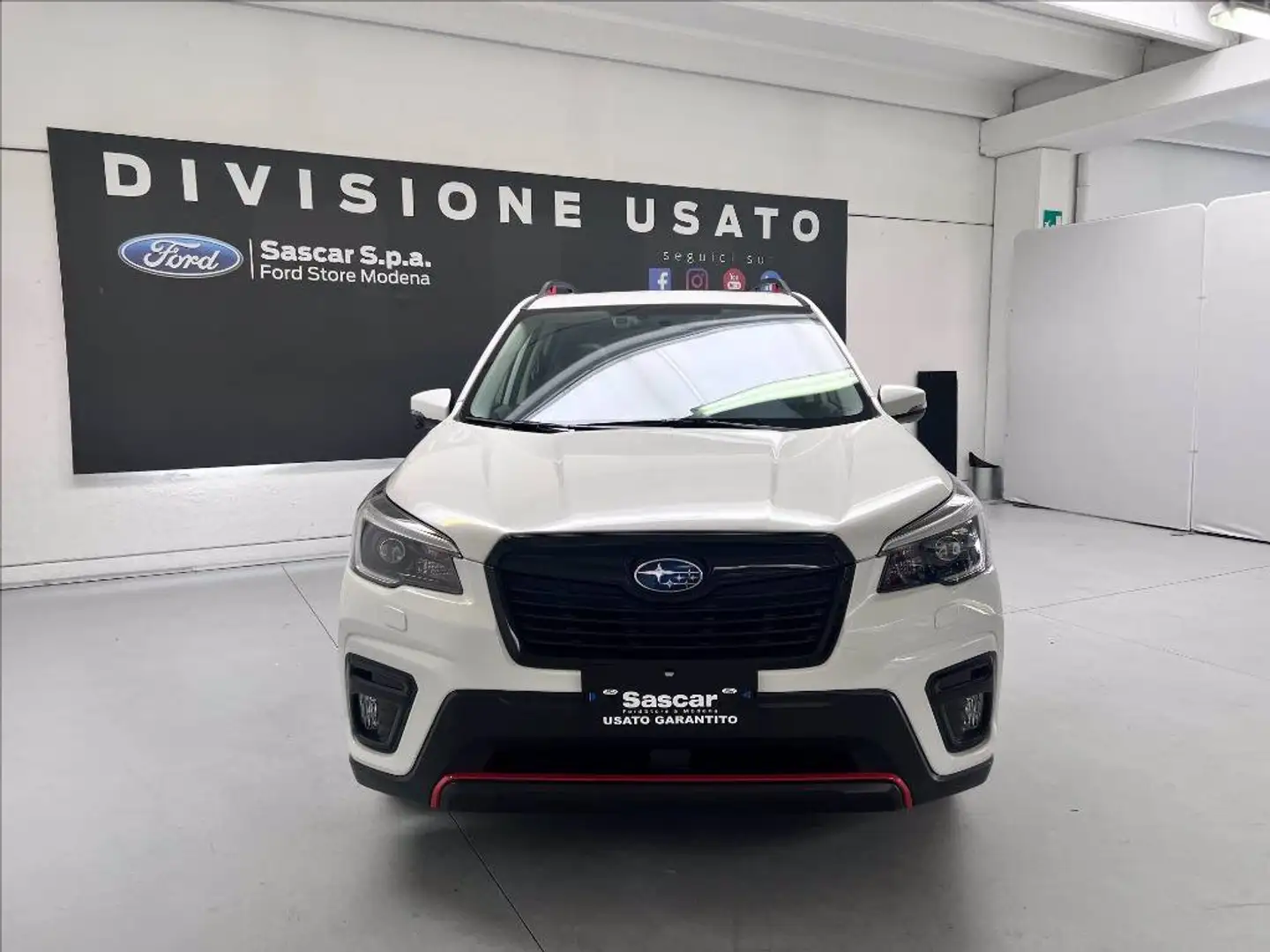 Subaru Forester 2.0i e-boxer 4dventure lineartronic Bianco - 2