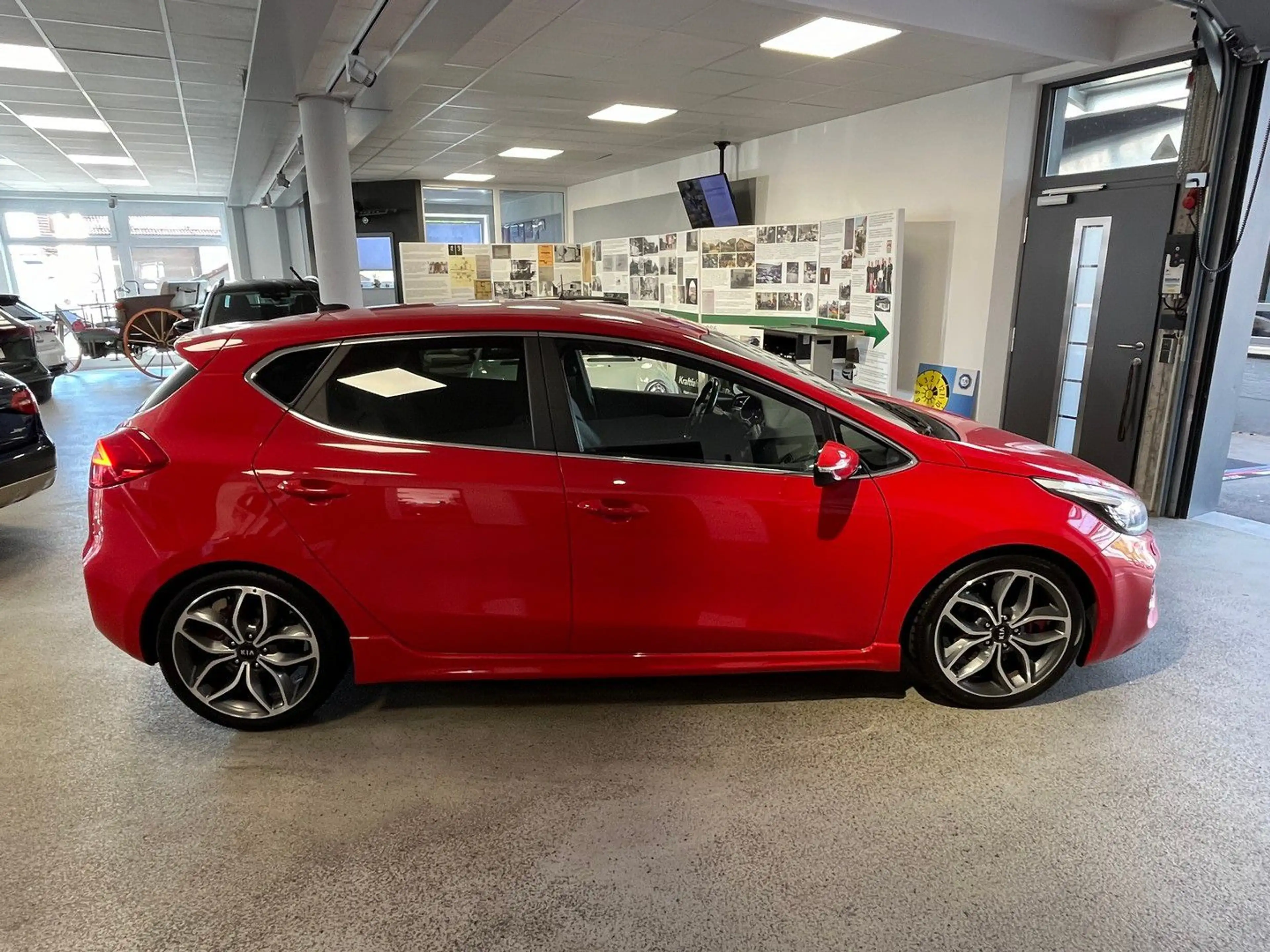 Kia Ceed / cee'd Ceed GT Track — photo 7