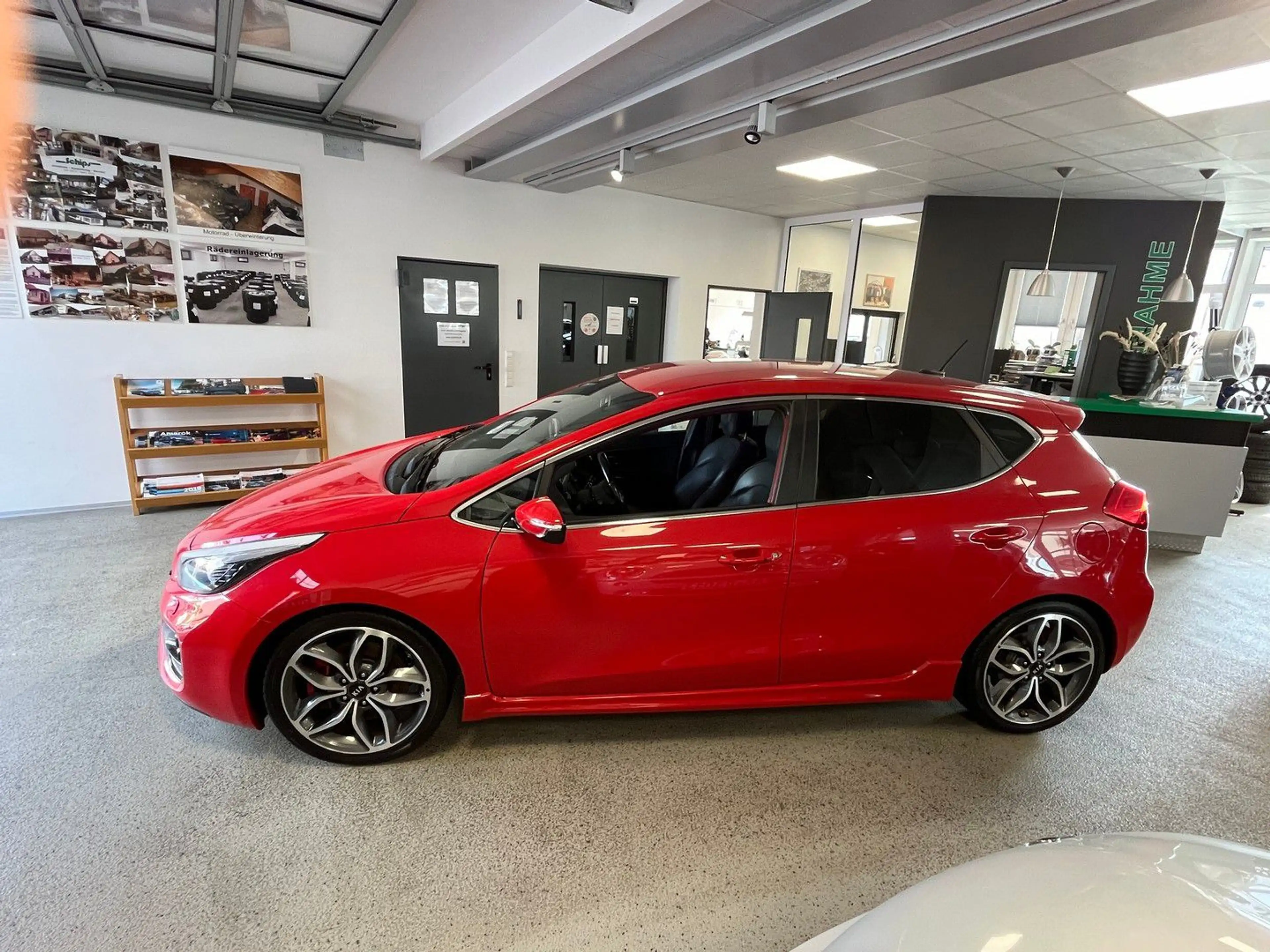 Kia Ceed / cee'd Ceed GT Track — photo 3