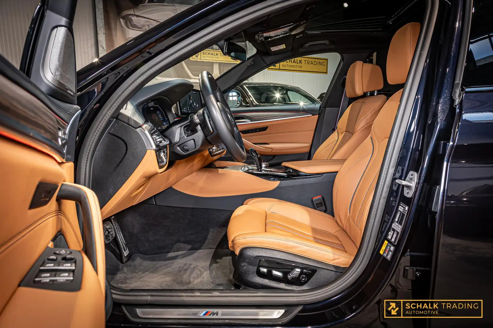 BMW 545 5-serie 545e xDrive|M-sport|Pano|H&K|Laser|Full op Zwart - 2