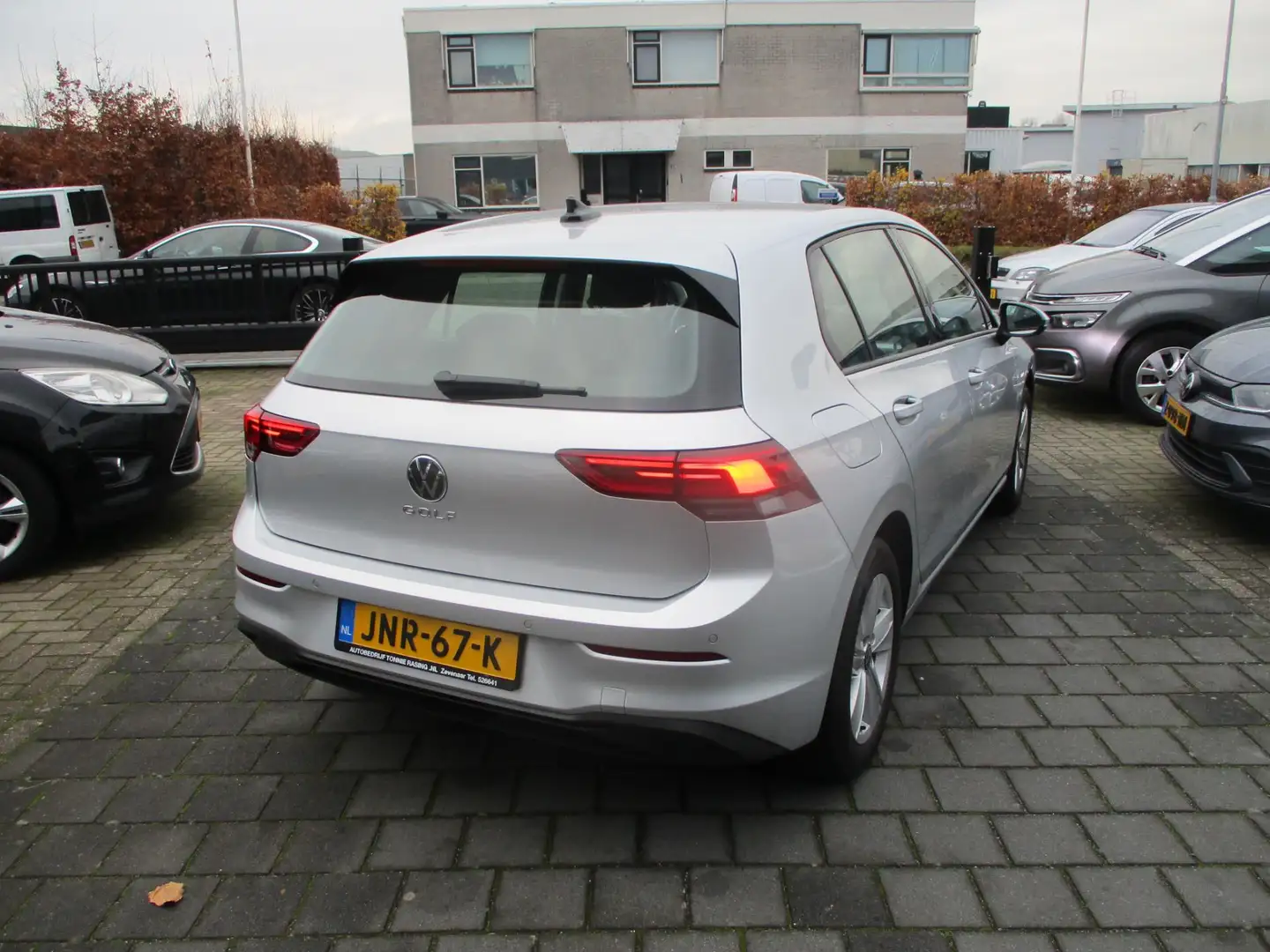 Volkswagen Golf 1.5 TSI Life Business Grau - 2