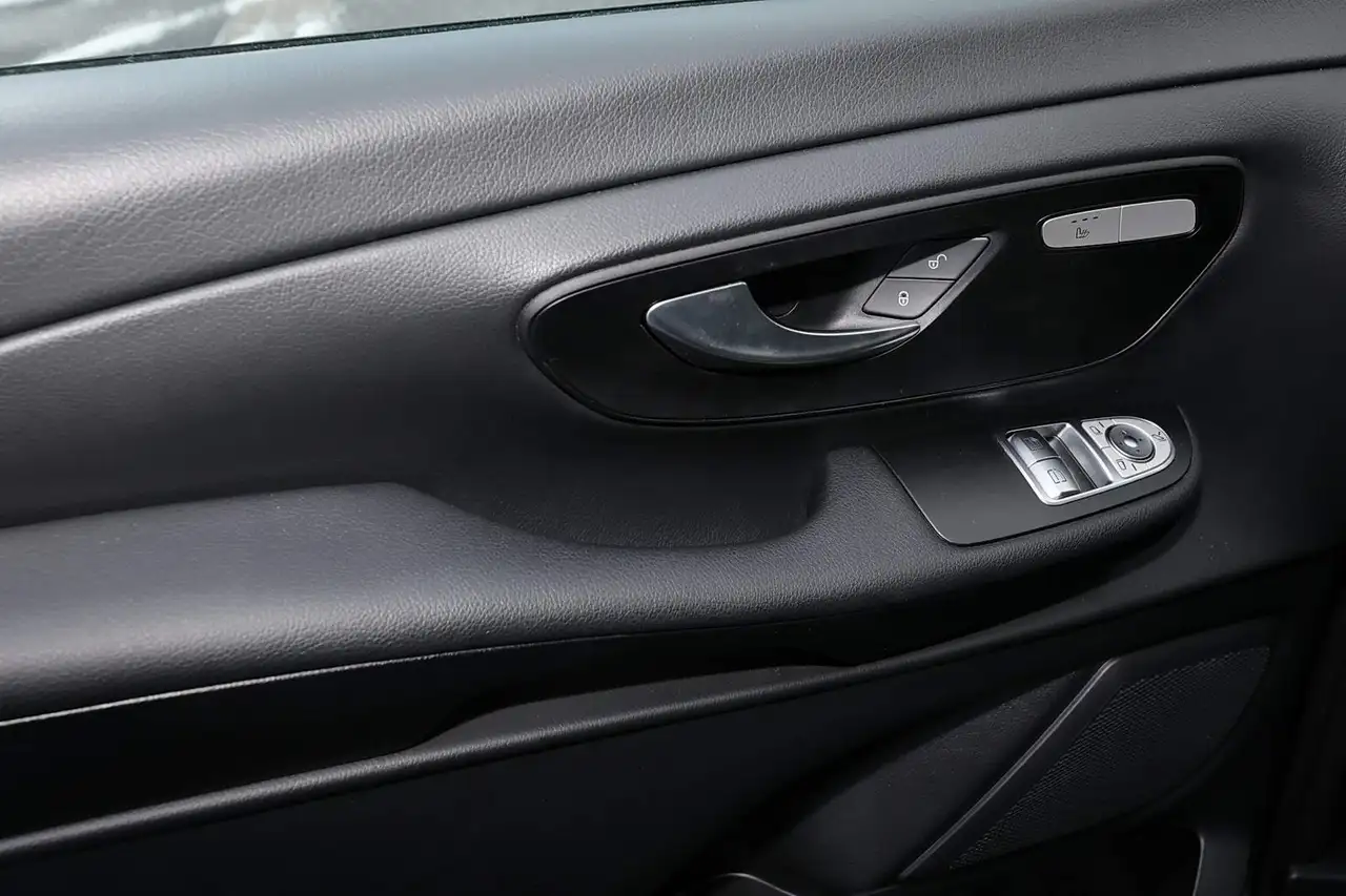 Mercedes-Benz V 250 d EDITION Lang 14