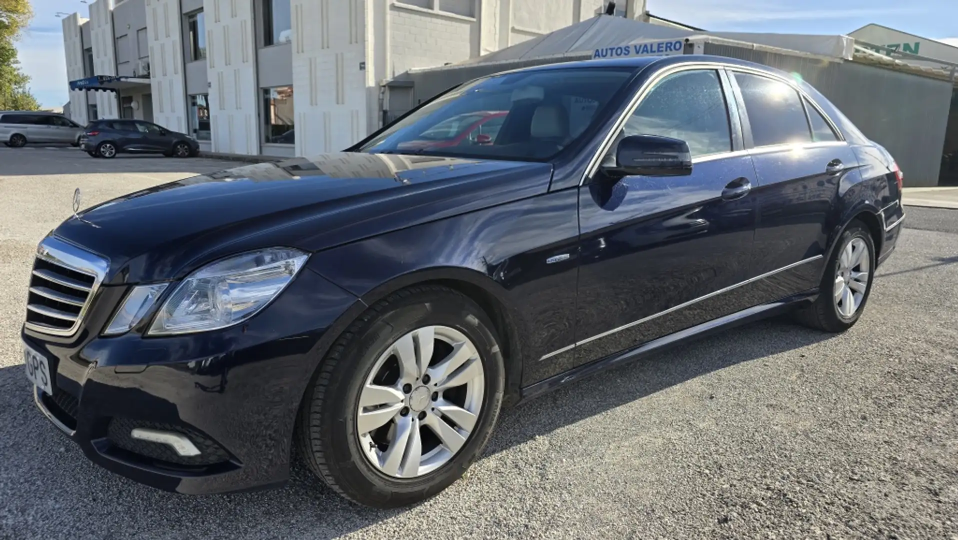 Mercedes-Benz E 250 250CDI BE Avantgarde Aut. Bleu - 2