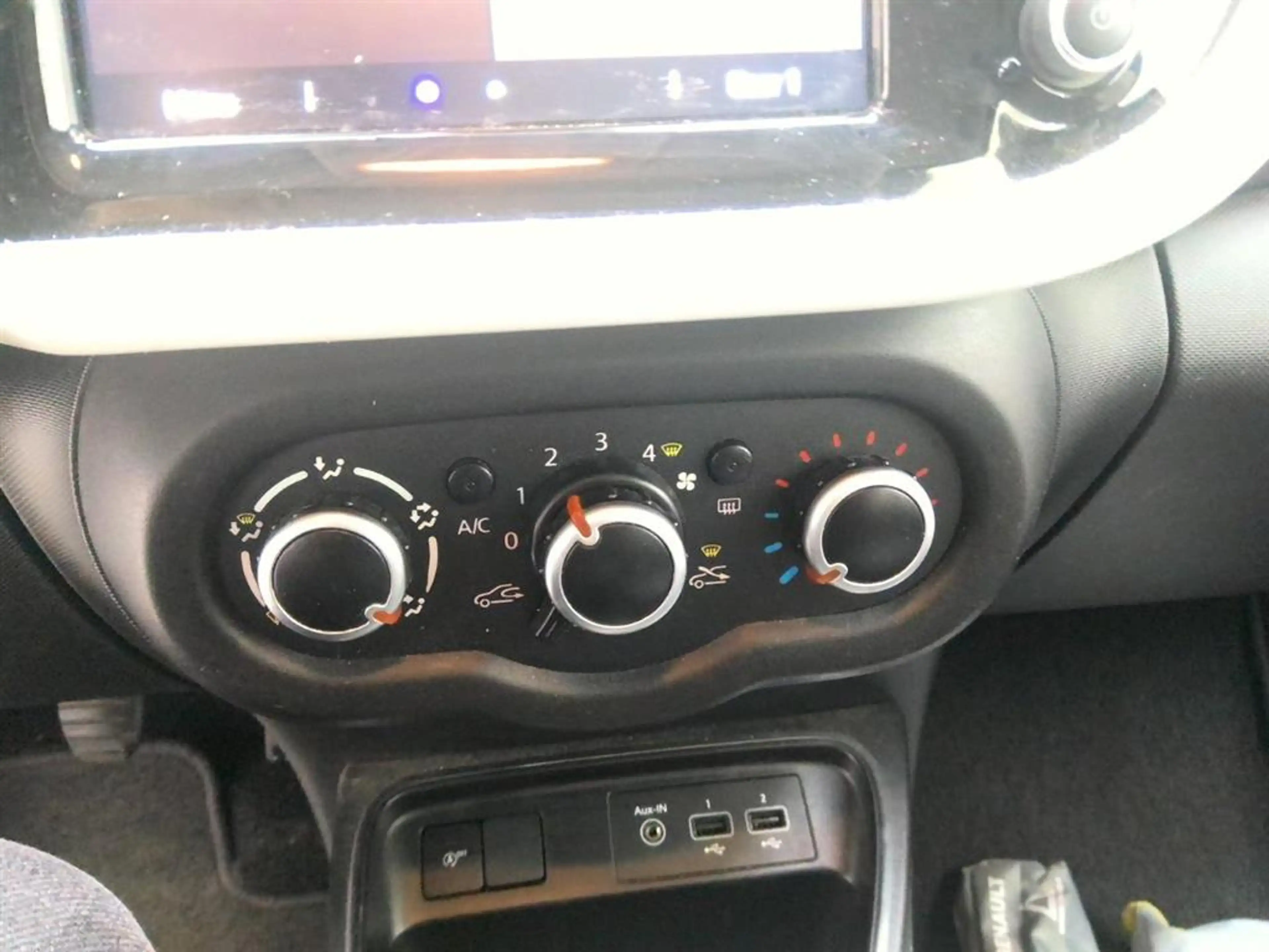 Renault Twingo 1.0 SCe Collection AIRCO 65330 KM APK 08-2027 — photo 9