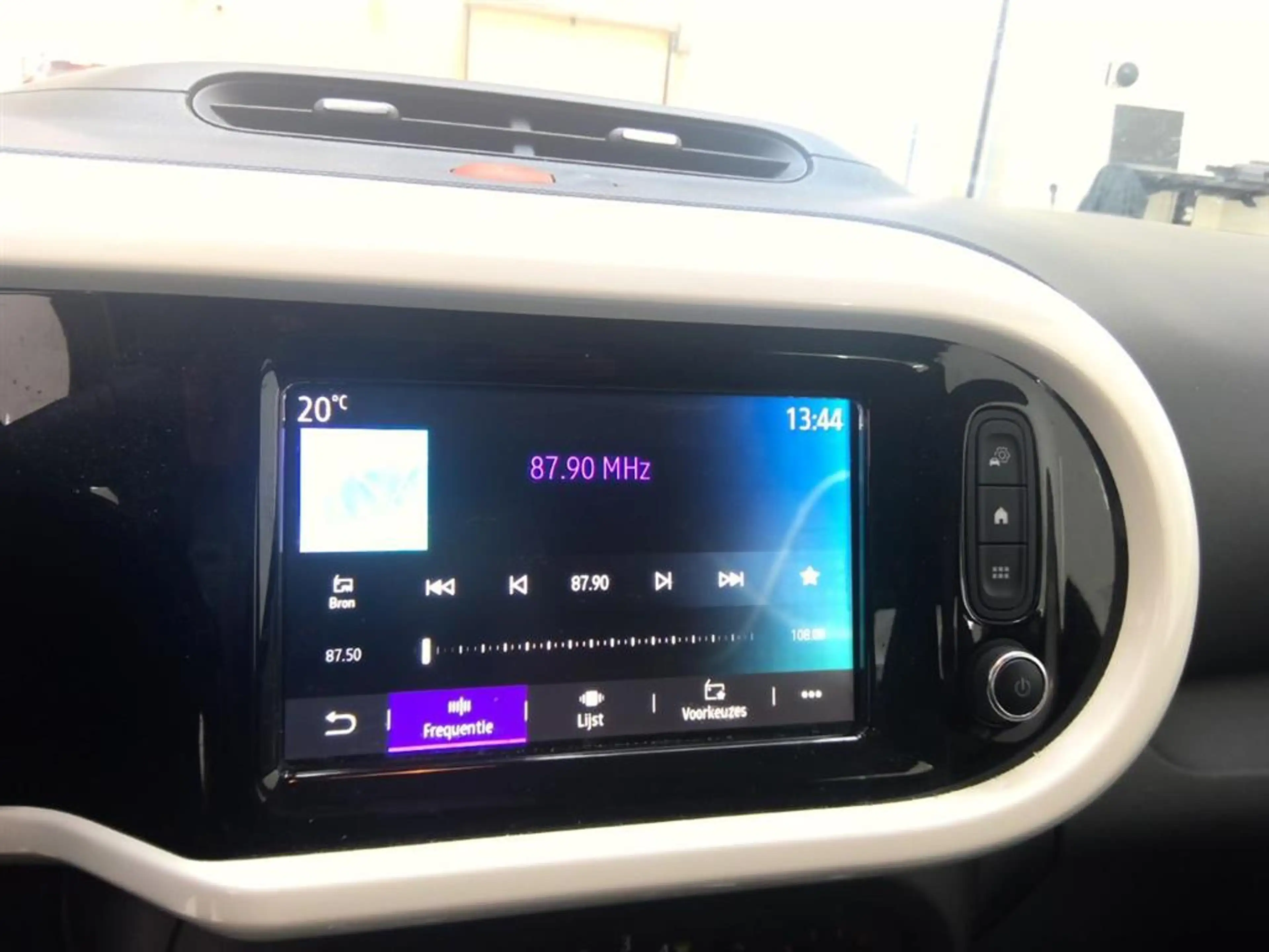 Renault Twingo 1.0 SCe Collection AIRCO 65330 KM APK 08-2027 — photo 12