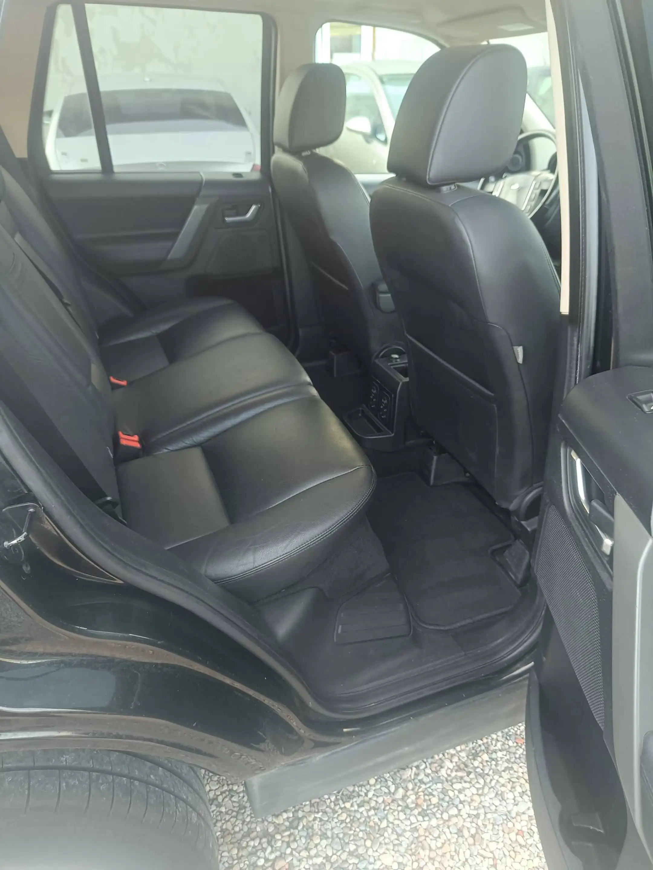 Land Rover Freelander HSE TD4 — photo 8