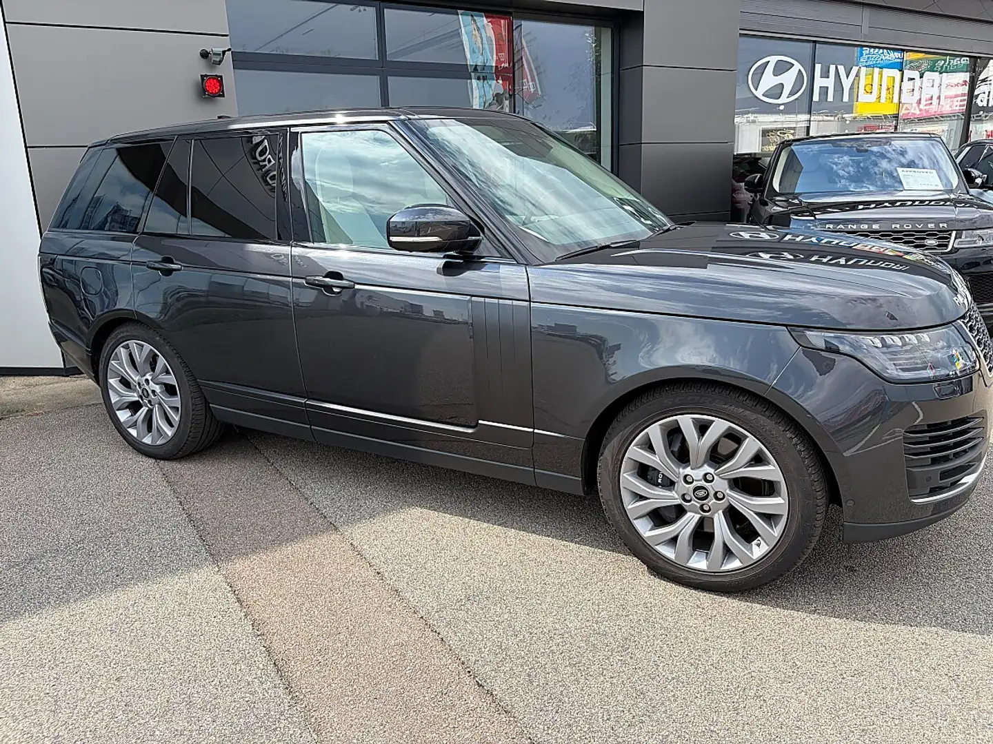 Land Rover Range Rover P400e 2,0 PHEV AWD Westminster Aut. Grau - 2