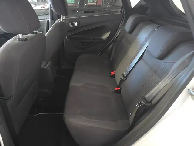 Ford Fiesta view 9