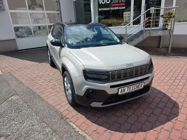 Jeep Avenger view 2