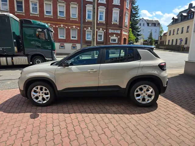 Jeep Avenger view 6