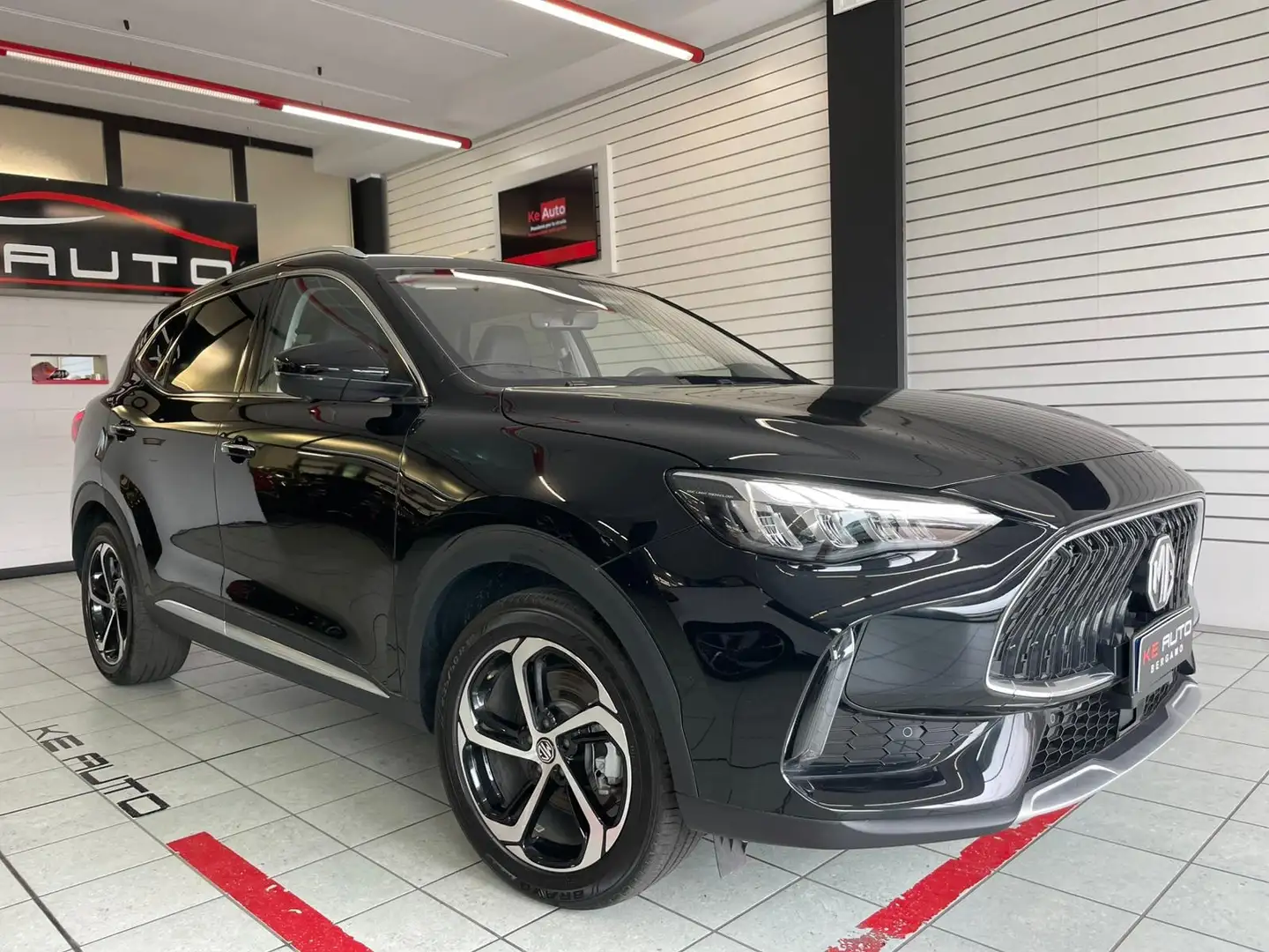 MG HS HS I 2023 1.5 t-gdi Luxury Zwart - 1