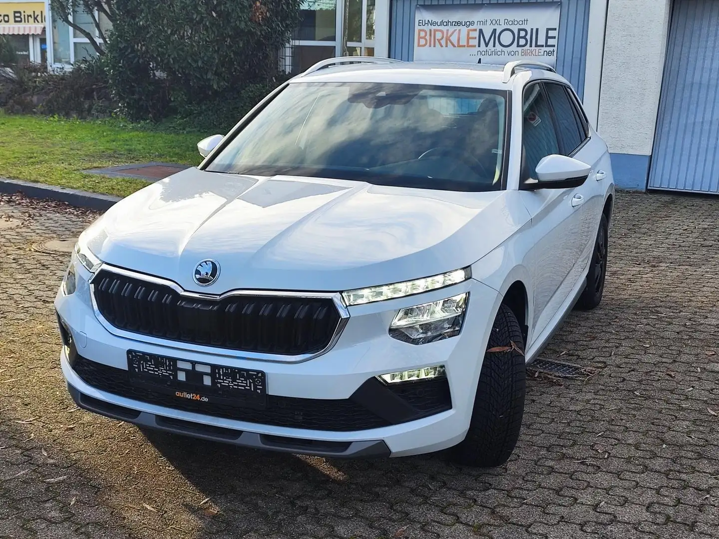 Skoda Kamiq Kamiq 130Jahre Premium Totwinkel elek. Heckklappe Weiß - 1