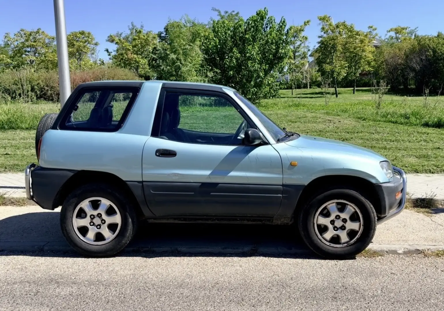 Toyota RAV4 VX Azul - 1