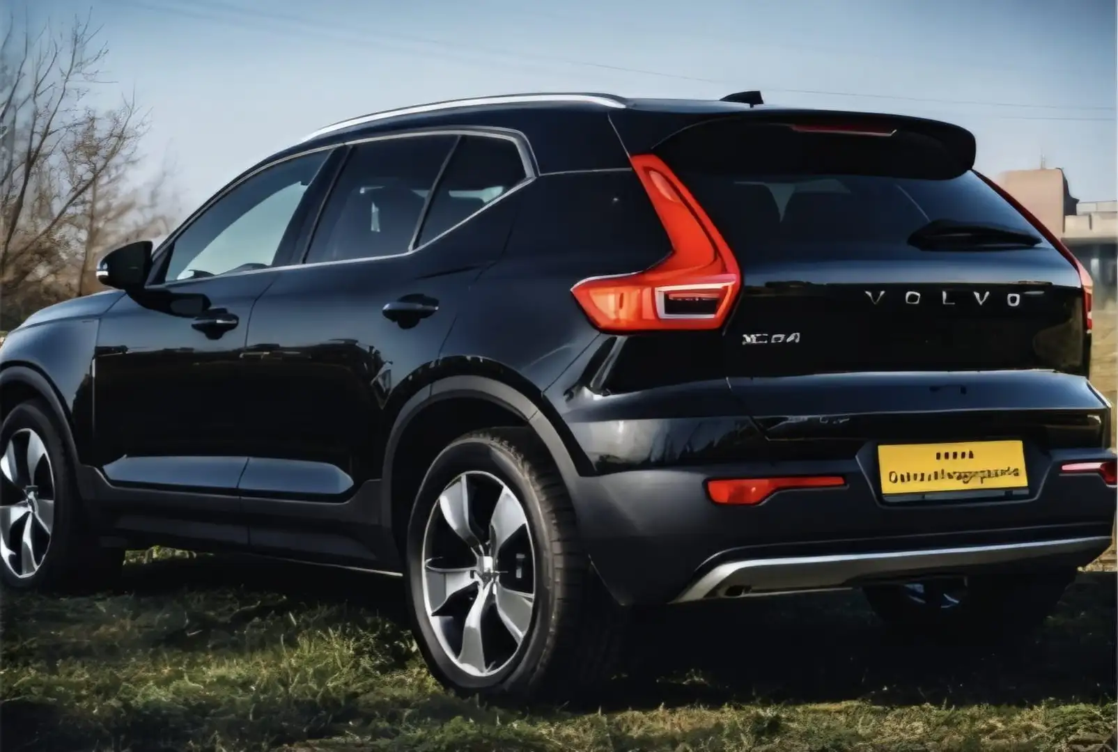 Volvo XC40 Momentum Pro 2WD Schwarz - 2