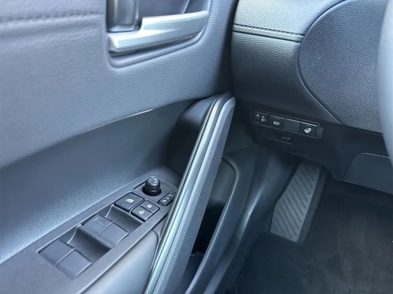 Toyota Corolla Cross 2.0 Hybrid Teamplayer +LED +Smart-Key-System 9