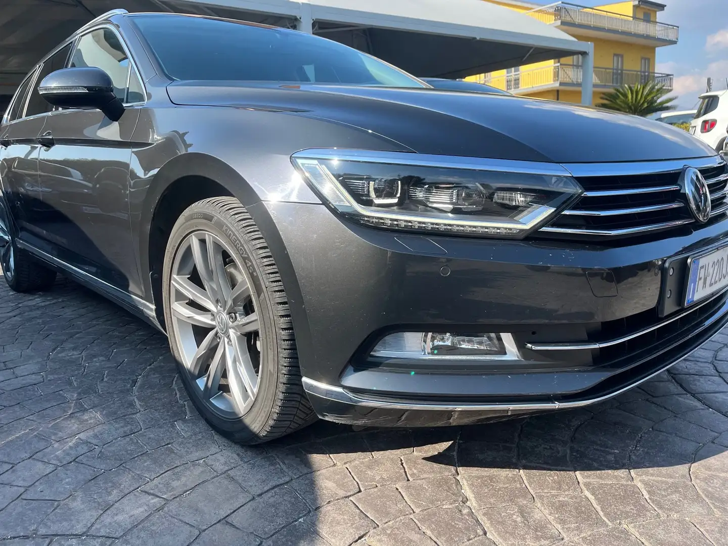 Volkswagen Passat Variant 2.0 TDI DSG Executive BlueMotion Tech. 150 cv Grigio - 2