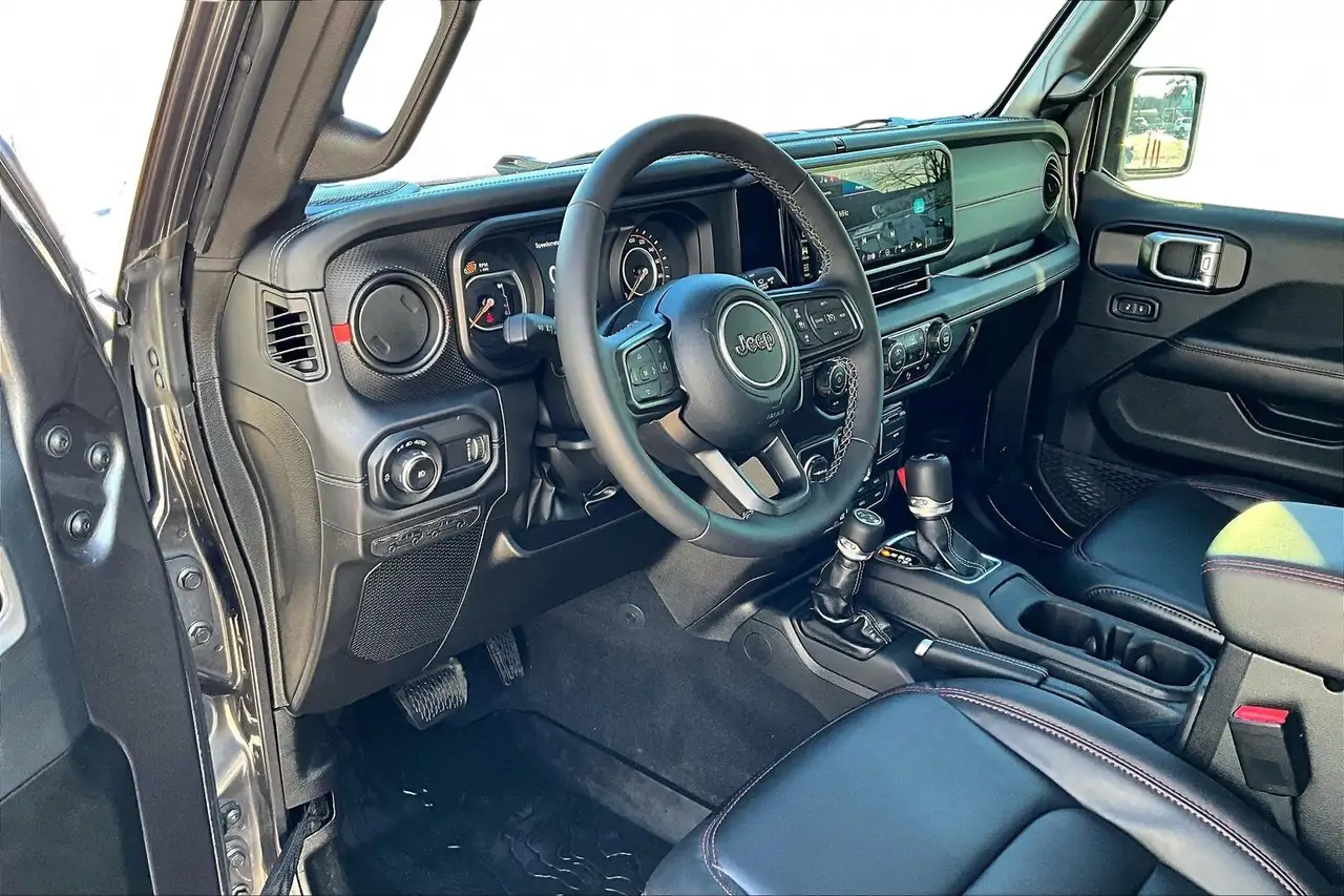 Jeep Wrangler снимка Jeep Wrangler