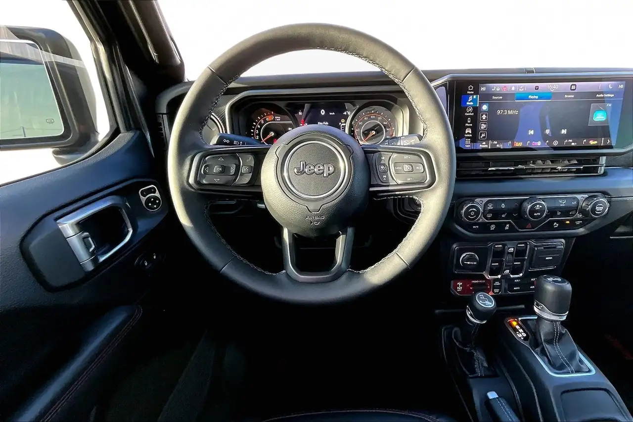 Jeep Wrangler снимка Jeep Wrangler