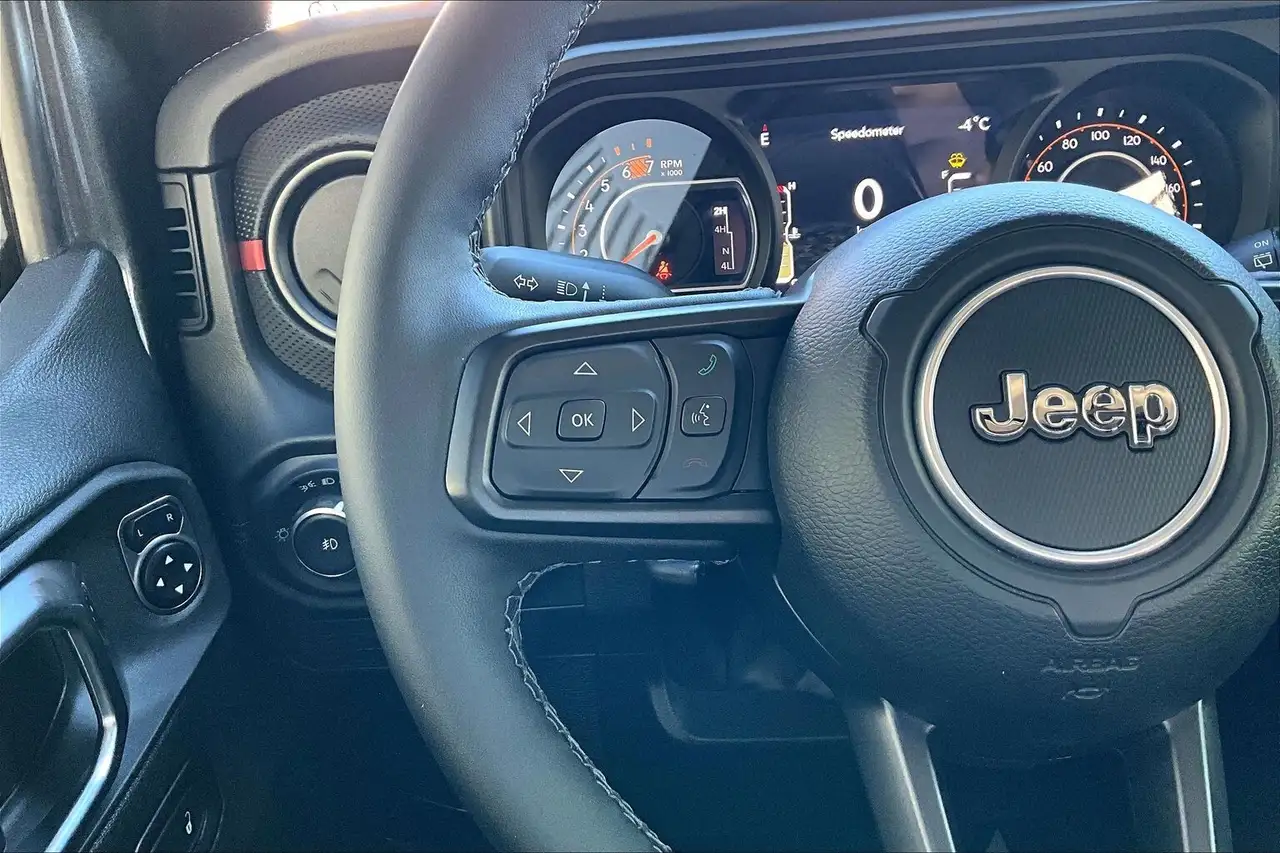 Jeep Wrangler снимка Jeep Wrangler