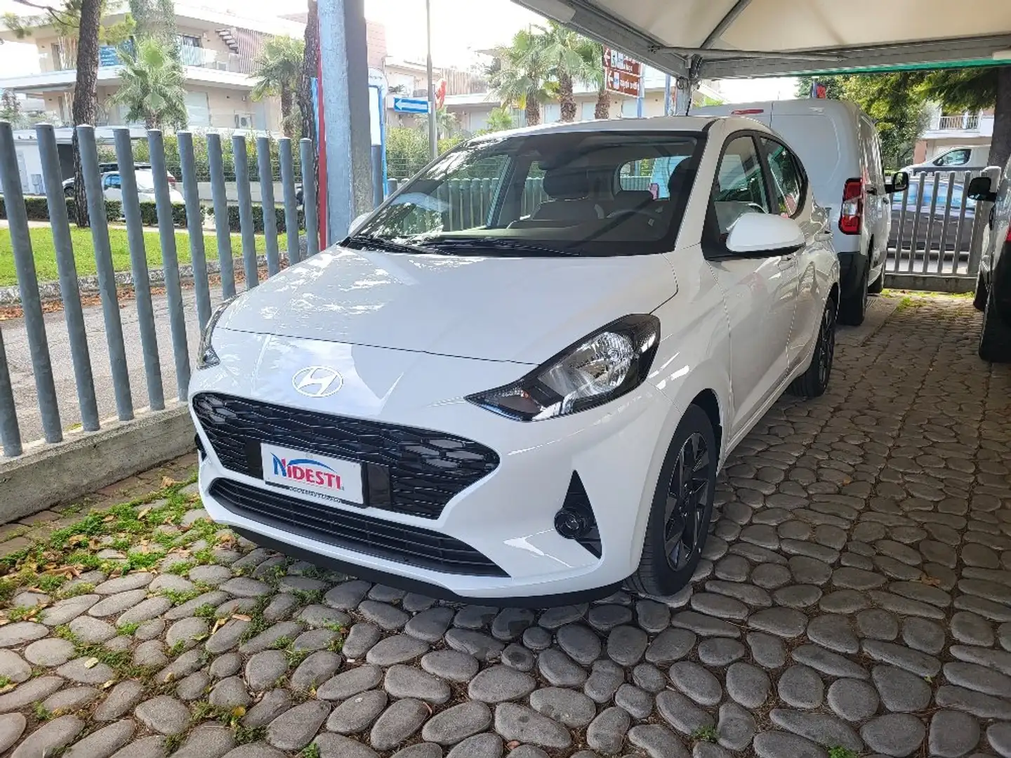 Hyundai i10 i10 1.0 mpi Connectline 63cv CAMBIO AUTOMATICO Blanc - 1
