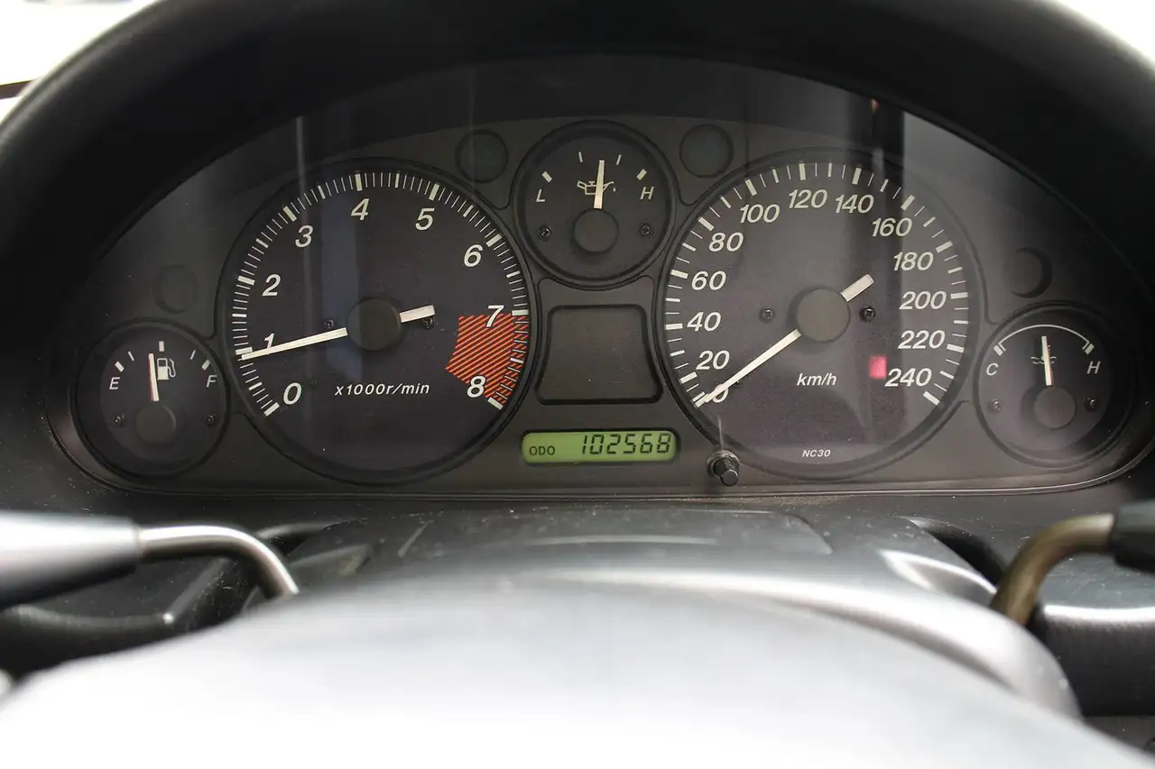 Mazda MX-5 1.6i 16V, foto 9