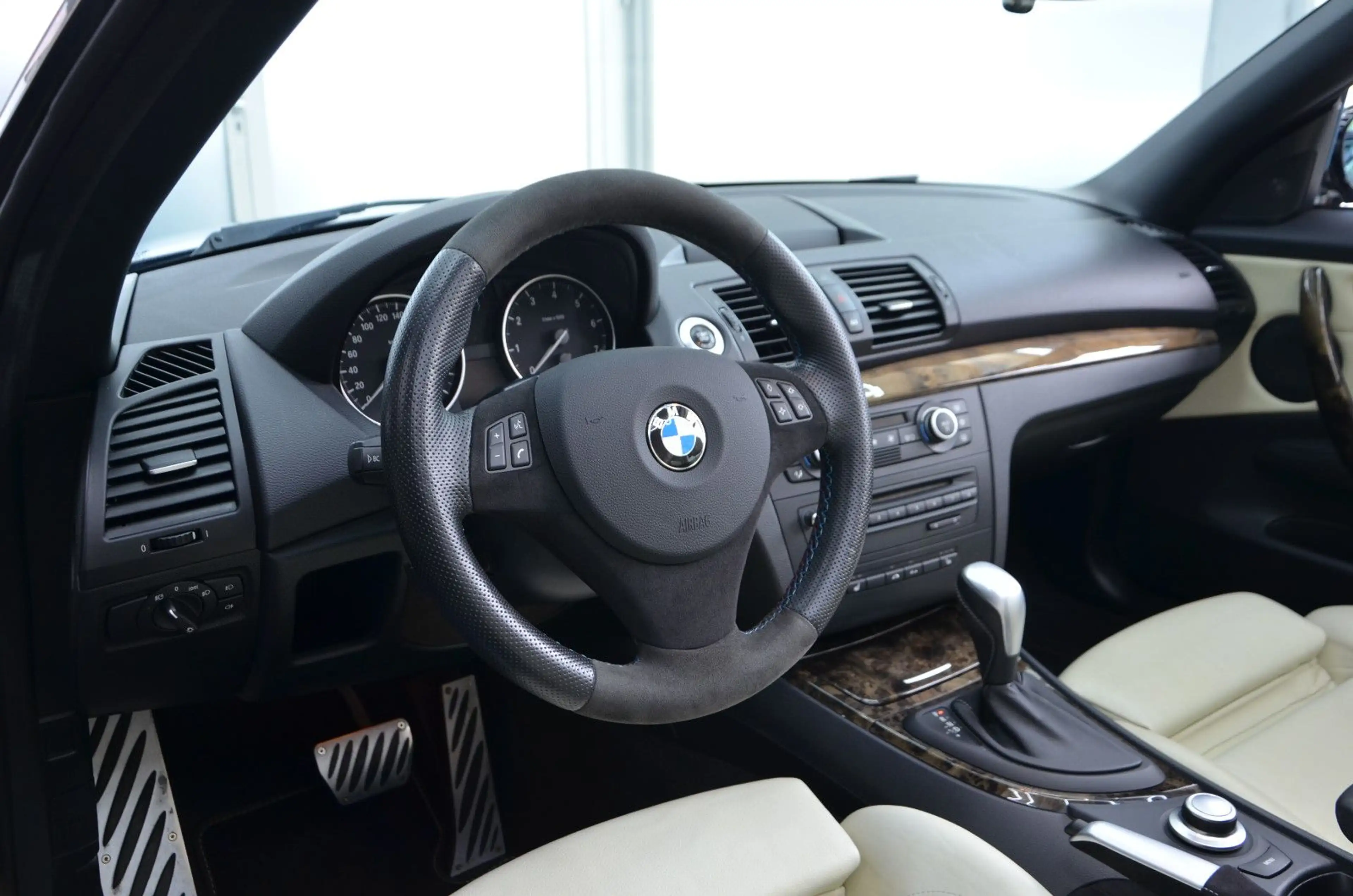 BMW 125 i Cabrio *M SPORTPAKET*LEDER*NAVI*19 ZOLL* — photo 10