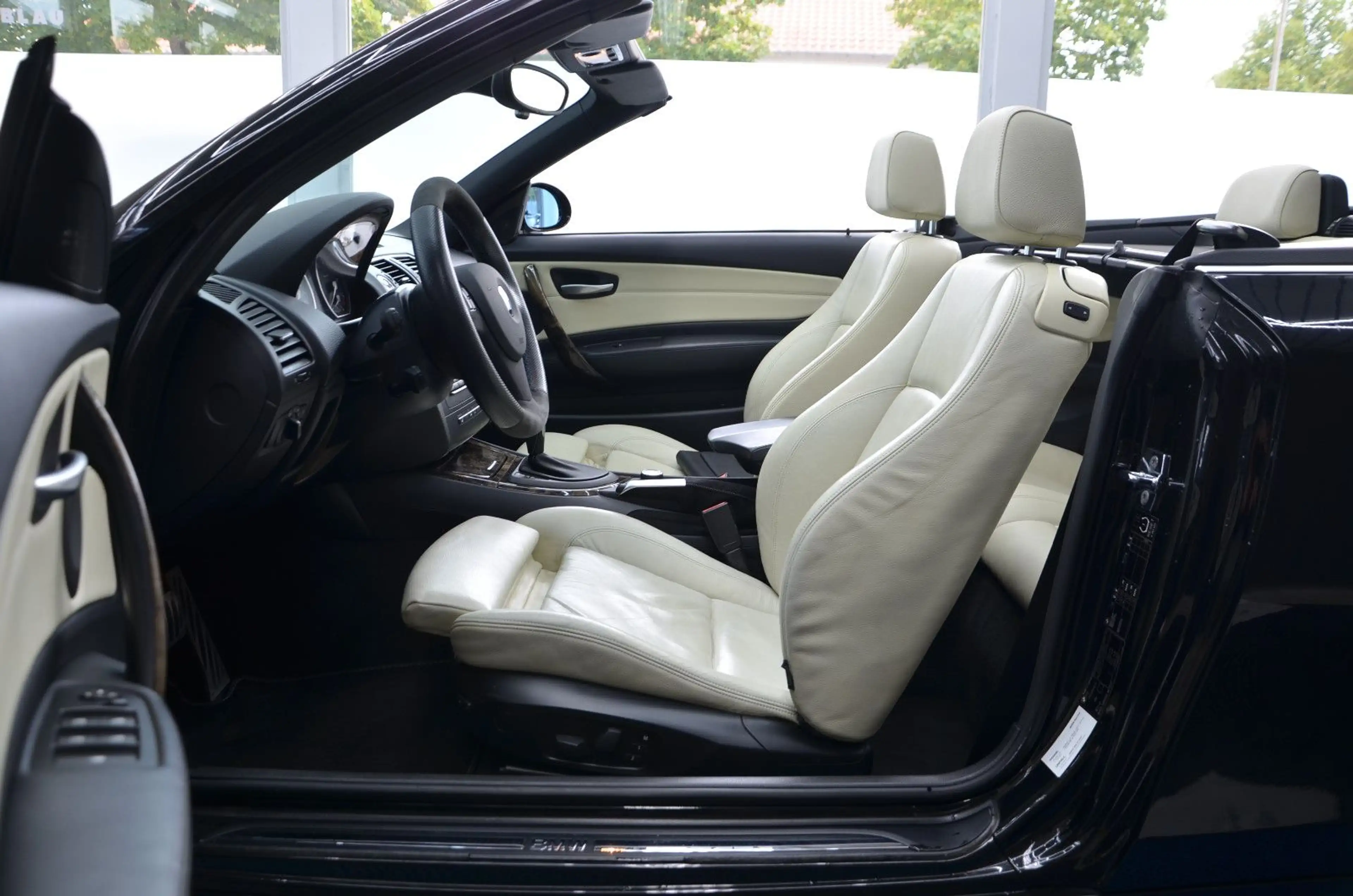 BMW 125 i Cabrio *M SPORTPAKET*LEDER*NAVI*19 ZOLL* — photo 8