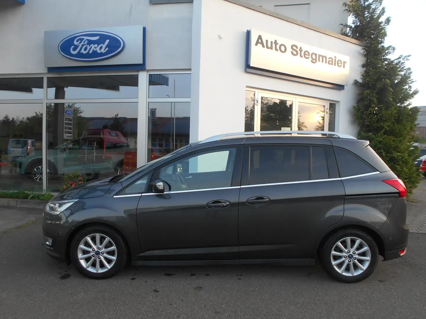 Ford Grand C-Max Titanium 7 Sitze m. elektr. Heckklappe, Xenon Grau - 2
