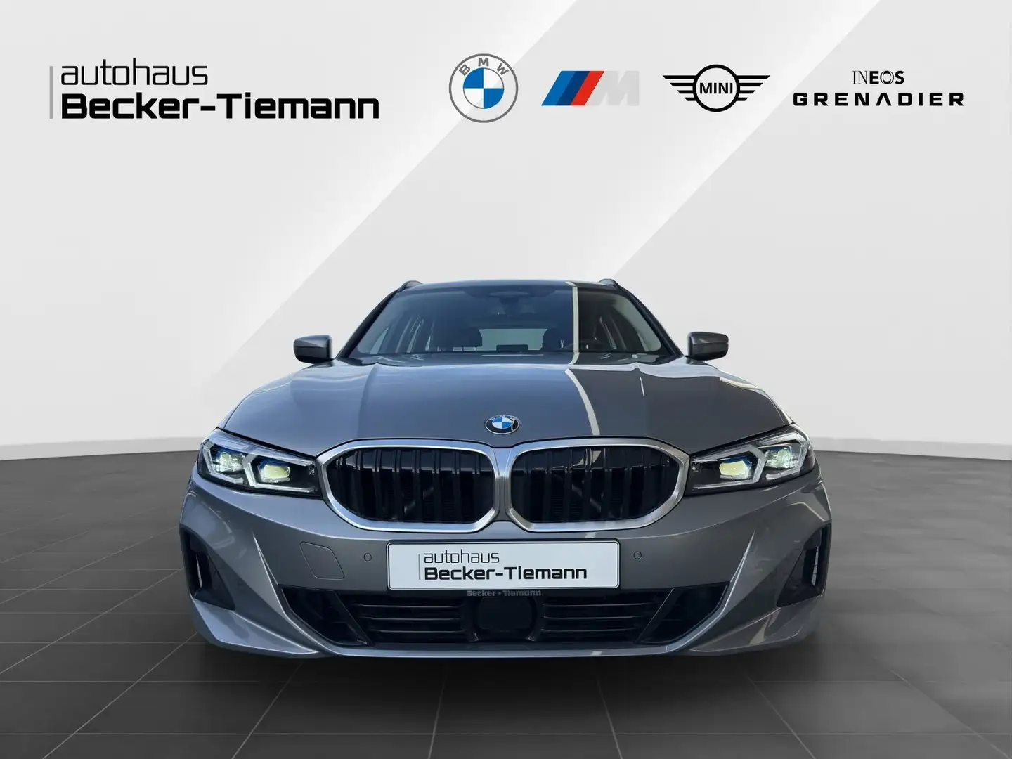 BMW 318 i Touring Autom. LivePro/CarPlay/AHK/ACC/Kamera/Ad Grau - 2