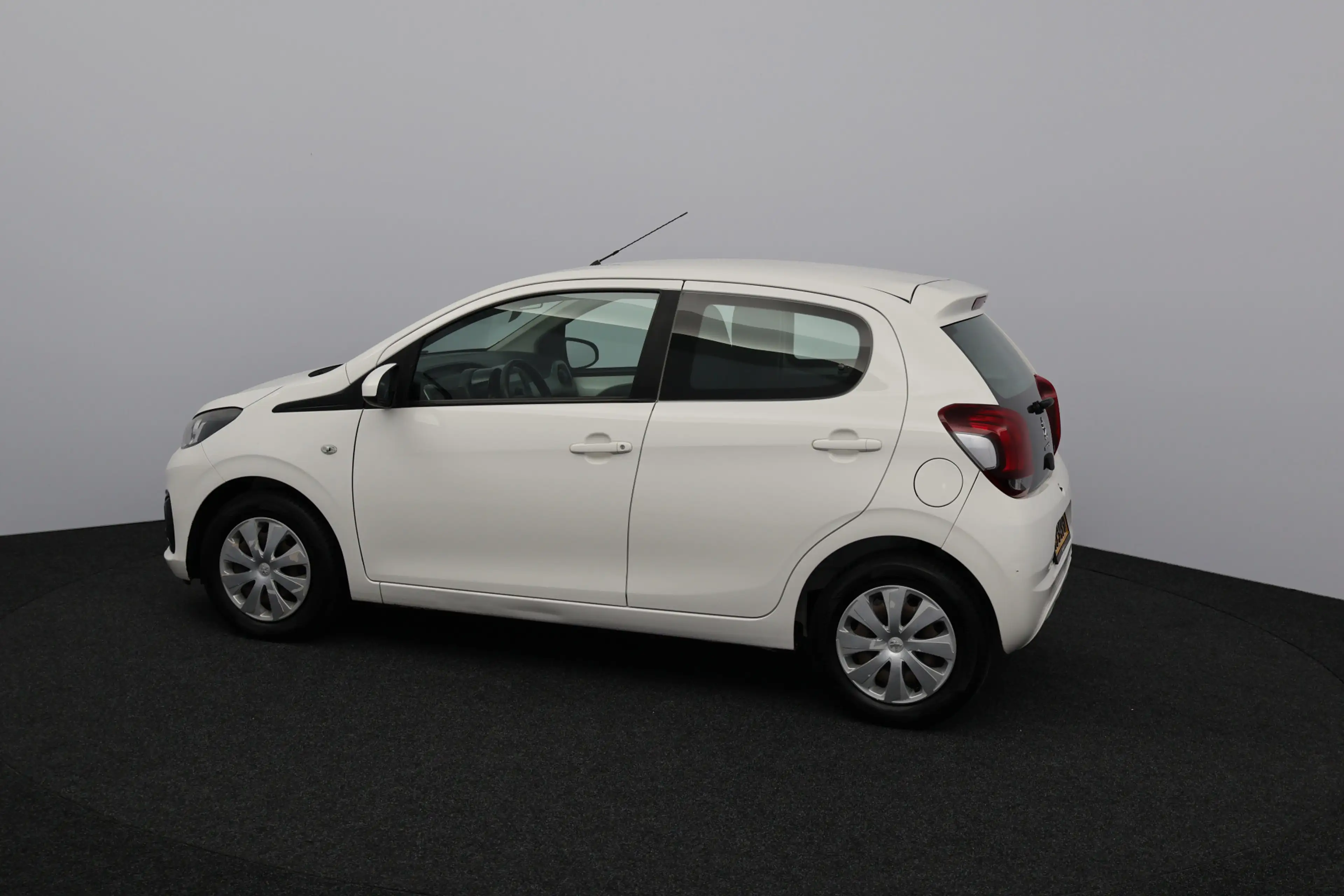 Peugeot 108 1.0 e-VTi Blue Lion/ LED Dagrijverl./ Airco!/ Blue — photo 3
