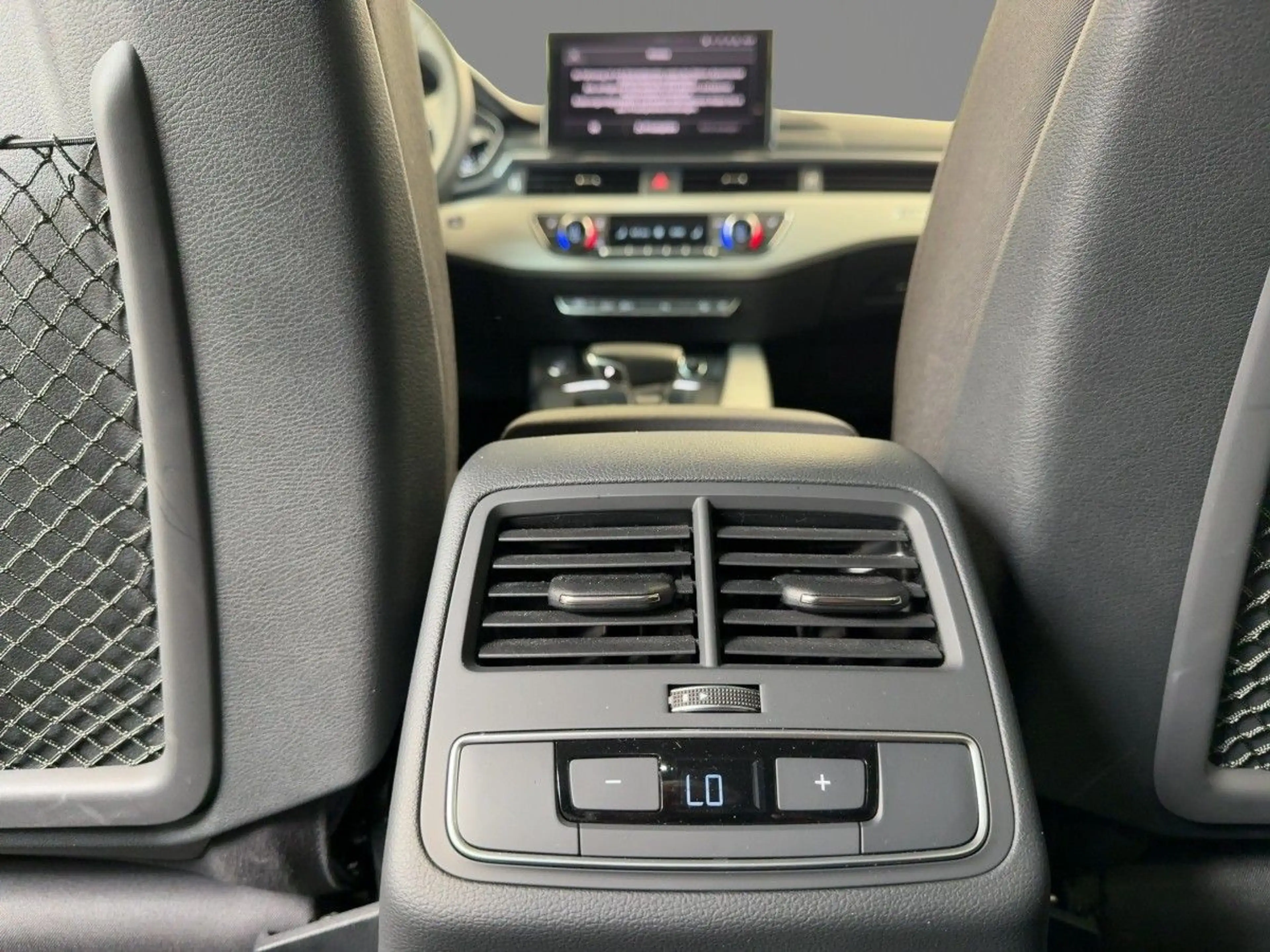 Audi A4 allroad A4 allroad 40 TDI quattro Sitzheizung — photo 12