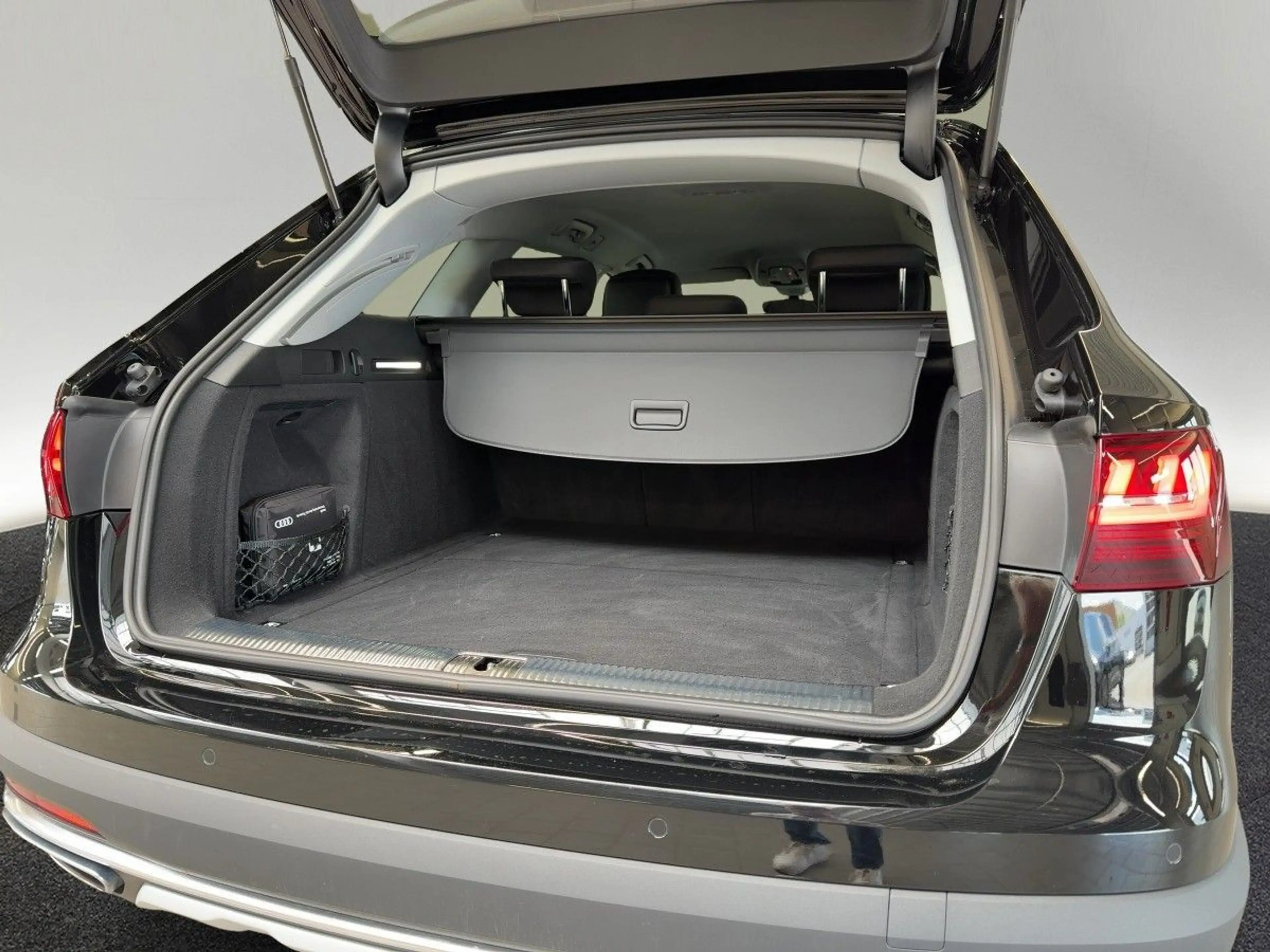 Audi A4 allroad A4 allroad 40 TDI quattro Sitzheizung — photo 7