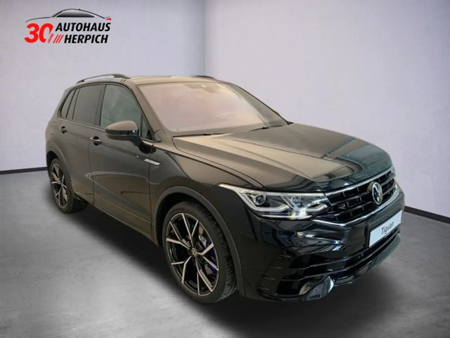 Volkswagen Tiguan 2.0 TSI R PANO MATRIX HDUP AHK DCC 21 Schwarz - 1