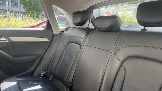 Audi Q3 view 9