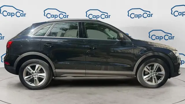 Audi Q3 view 4