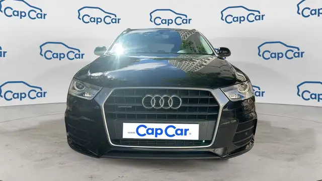Audi Q3 view 5
