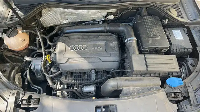 Audi Q3 view 15
