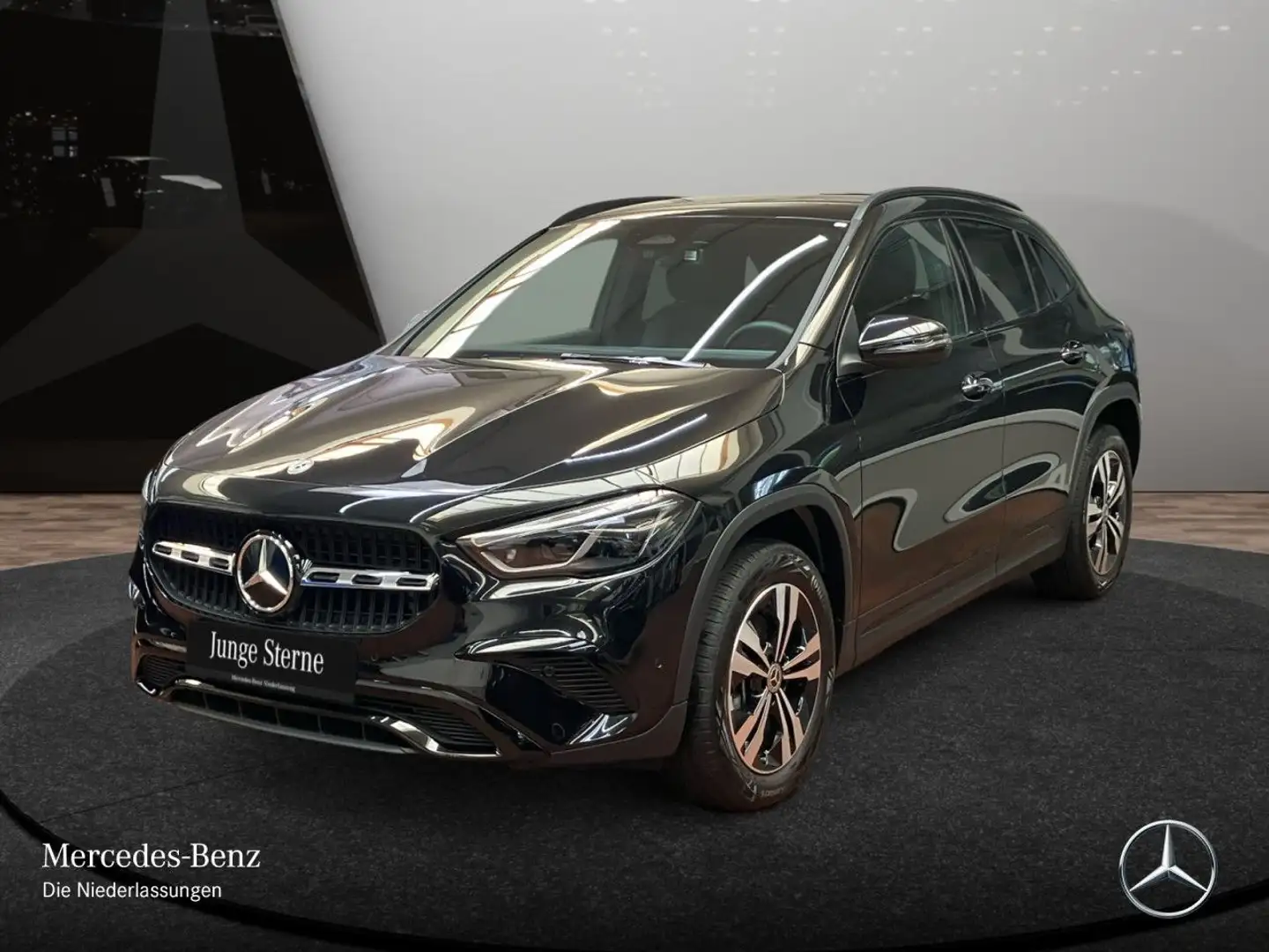 Mercedes-Benz GLA 200 PROGRESSIVE+NIGHT+AHK+MULTIBEAM+KAMERA+7G Schwarz - 2