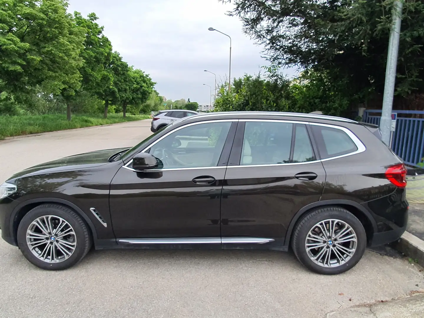 BMW X3 xDrive 20d Luxury Line Aut. Braun - 1