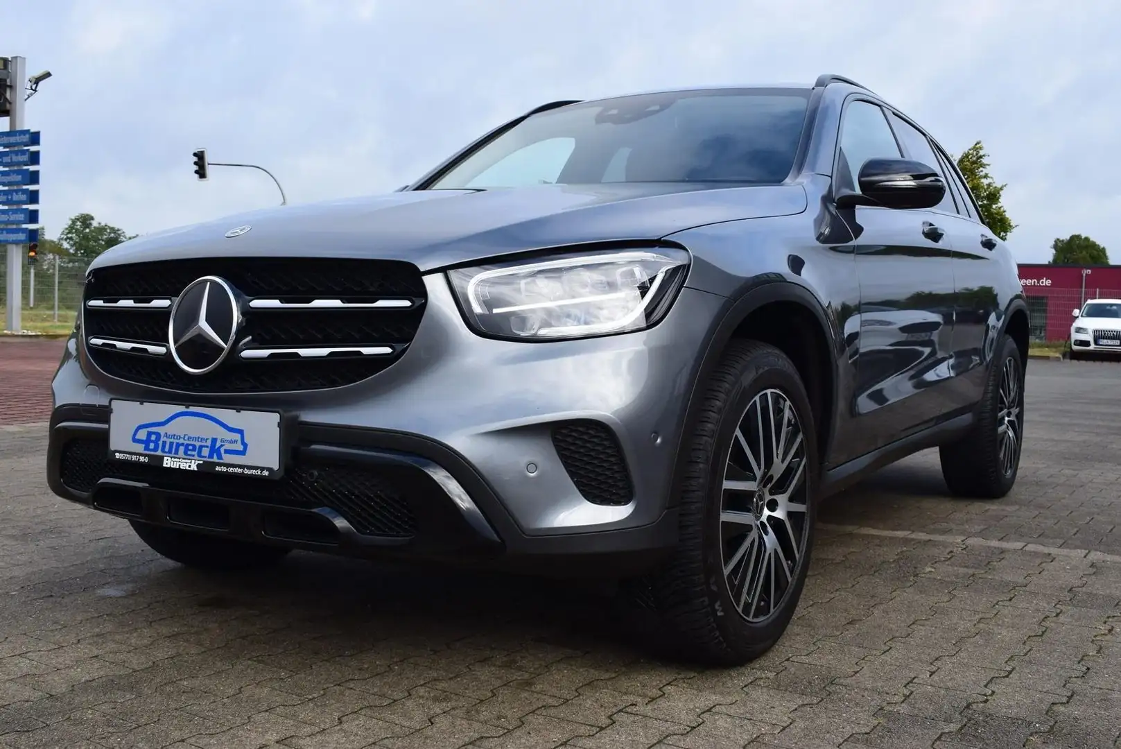 Mercedes-Benz GLC 200 d 4Matic LED/Navi/AHK/Kamera Grau - 2