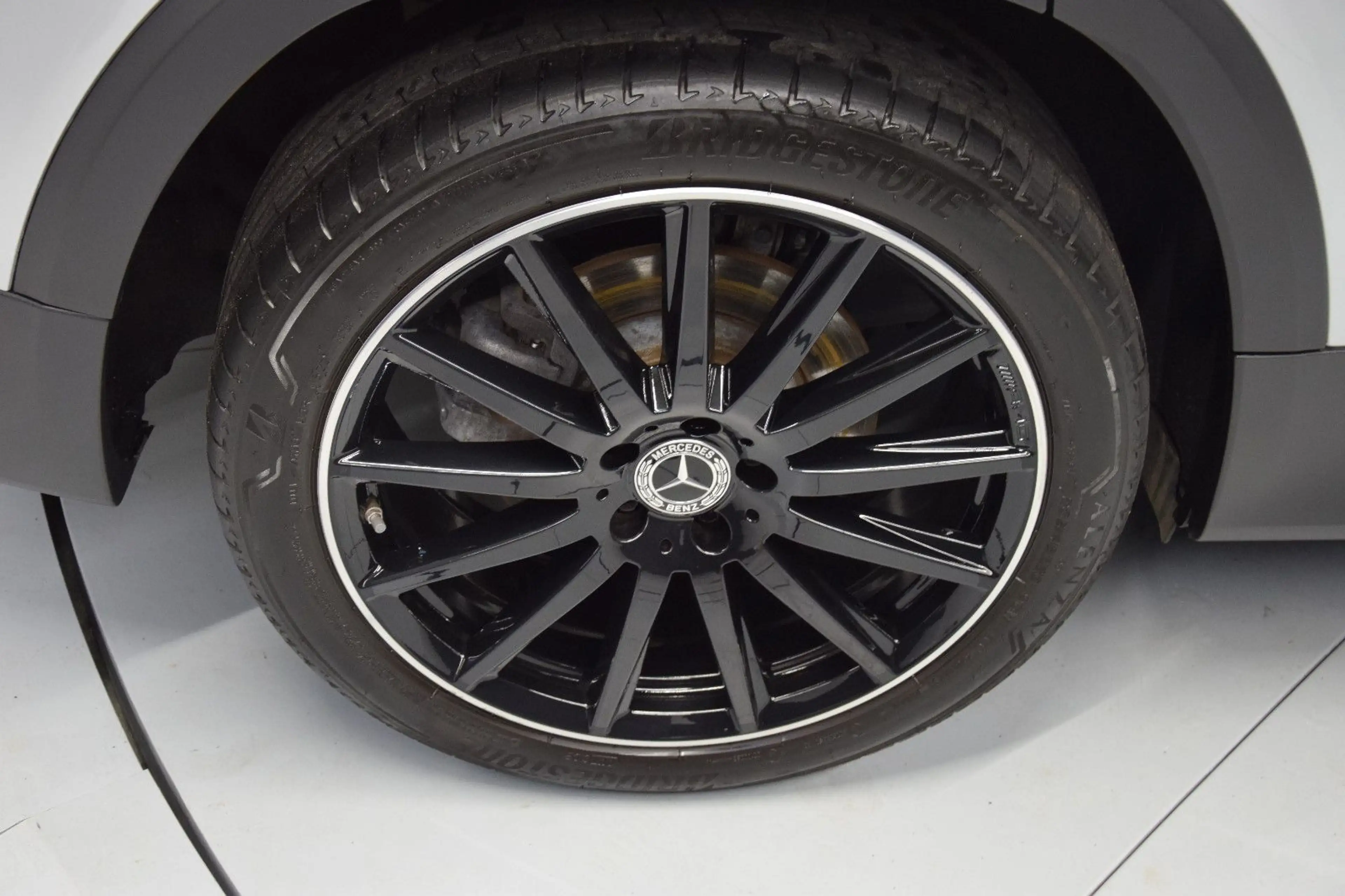 Mercedes-Benz GLB 220 d AMG Line Pano. Kamera LED AHK 20 Zoll — photo 13