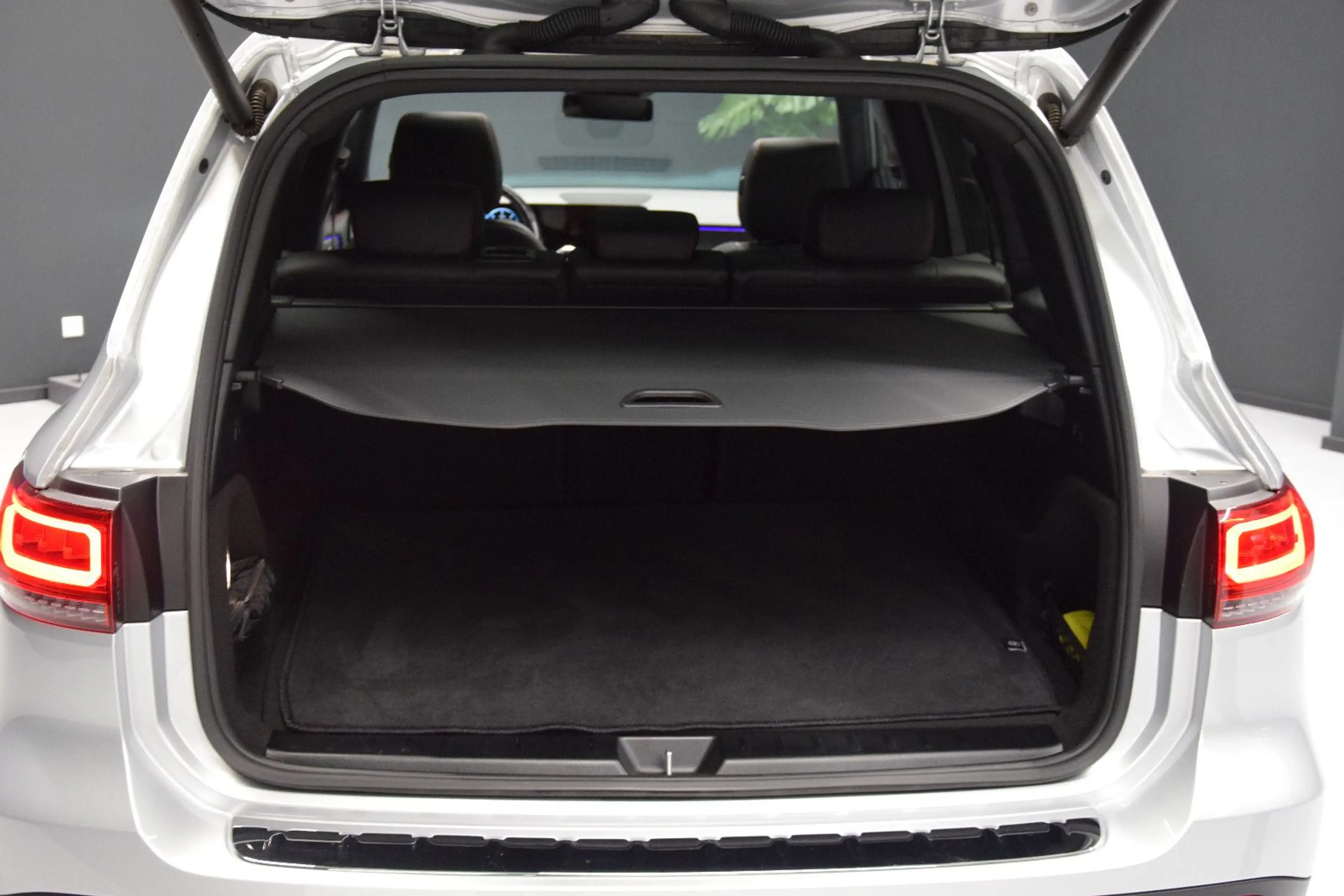 Mercedes-Benz GLB 220 d AMG Line Pano. Kamera LED AHK 20 Zoll — photo 10