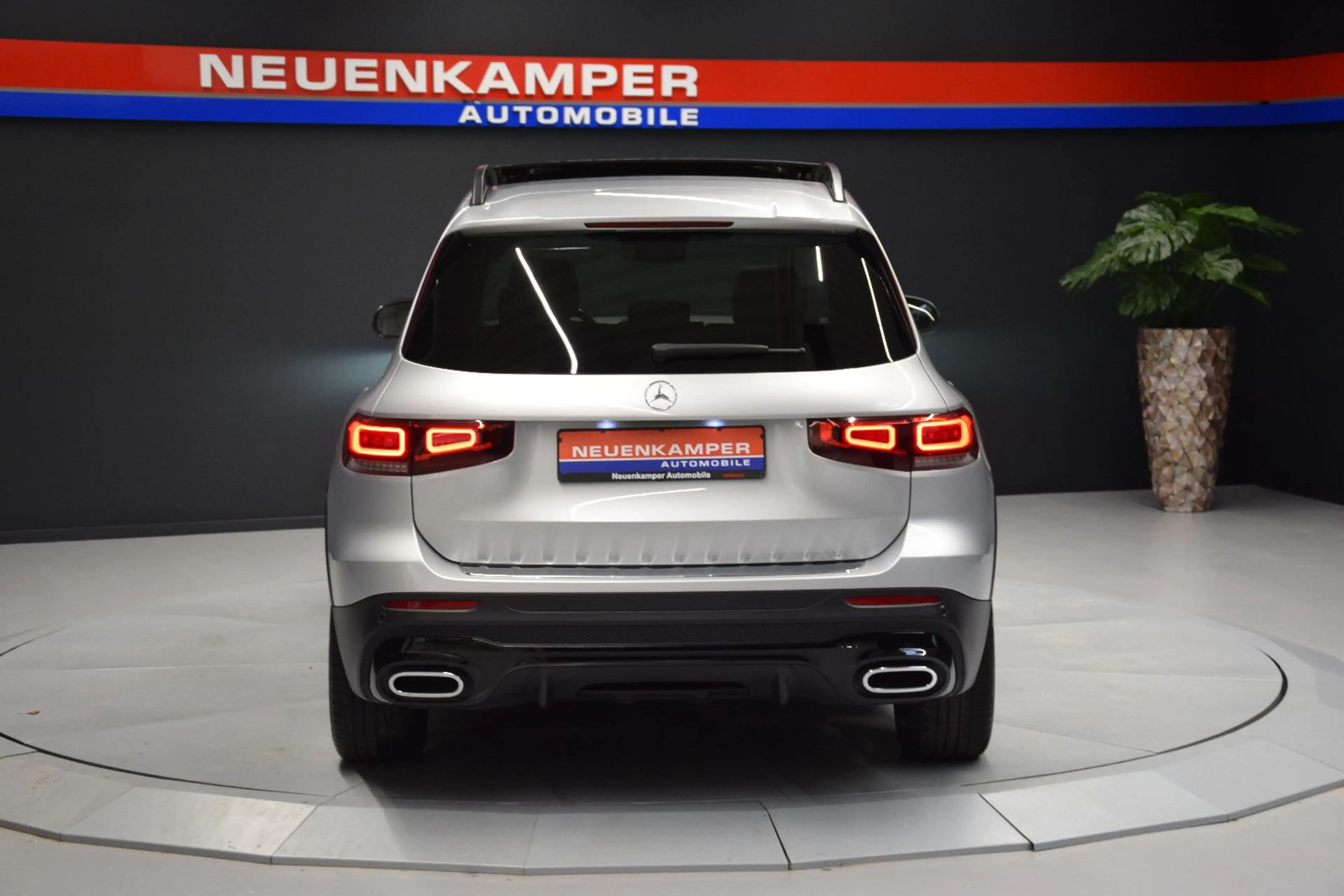 Mercedes-Benz GLB 220 d AMG Line Pano. Kamera LED AHK 20 Zoll — photo 7