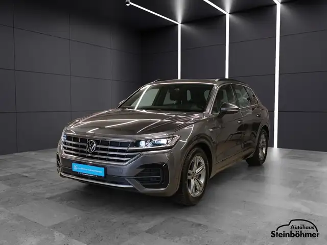 Volkswagen Touareg view 2