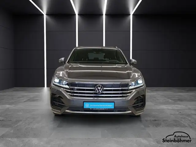 Volkswagen Touareg view 11