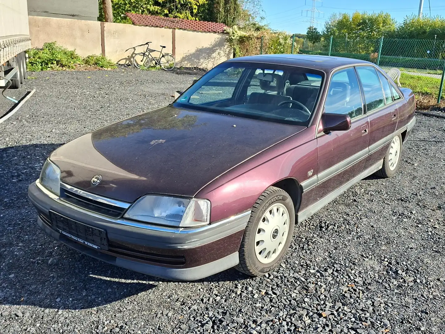 Opel Omega Grau - 1